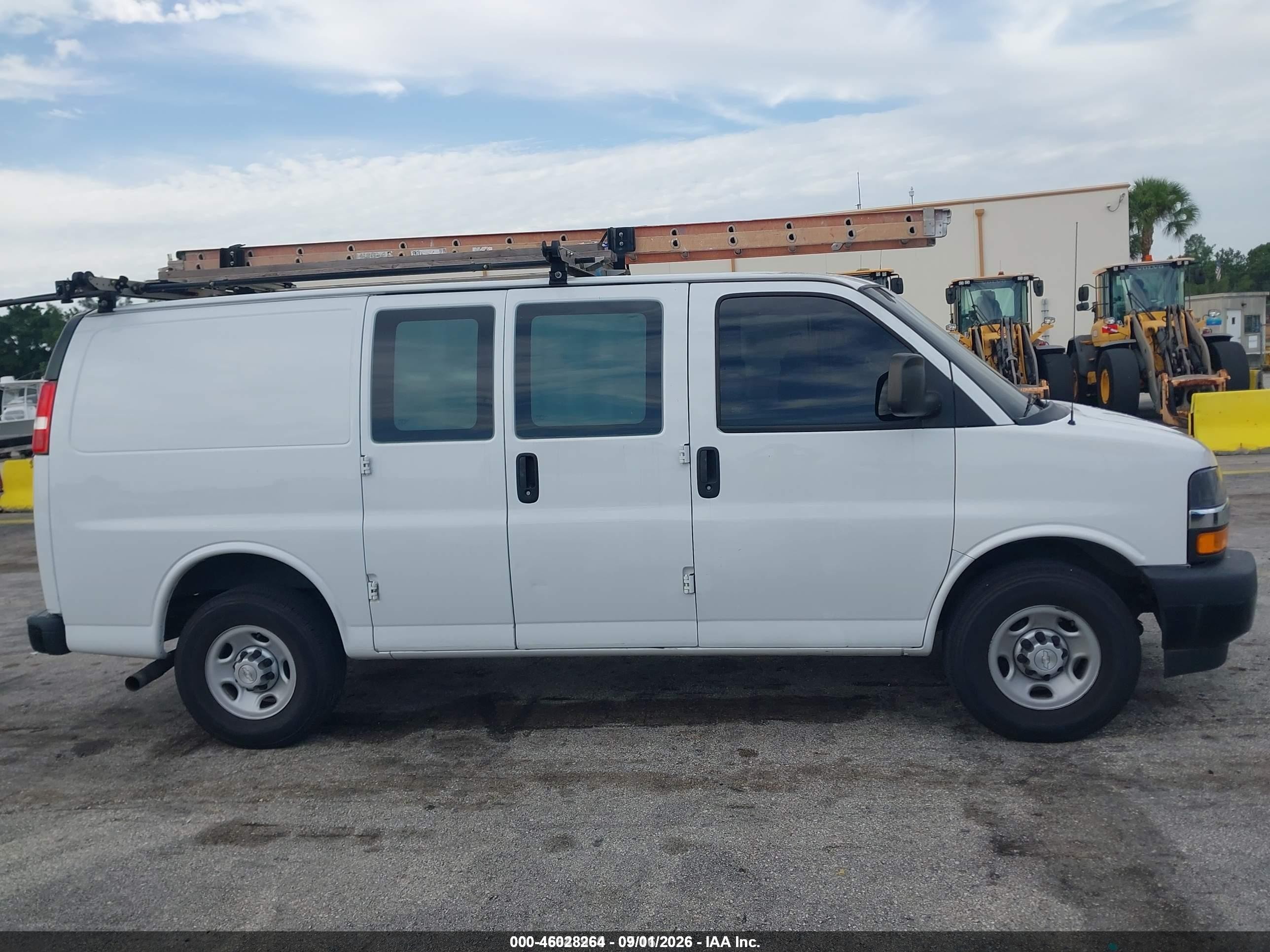 2019 Chevrolet Express 2500 Work Van Белый vin: 1GCWGAFG3K1372834