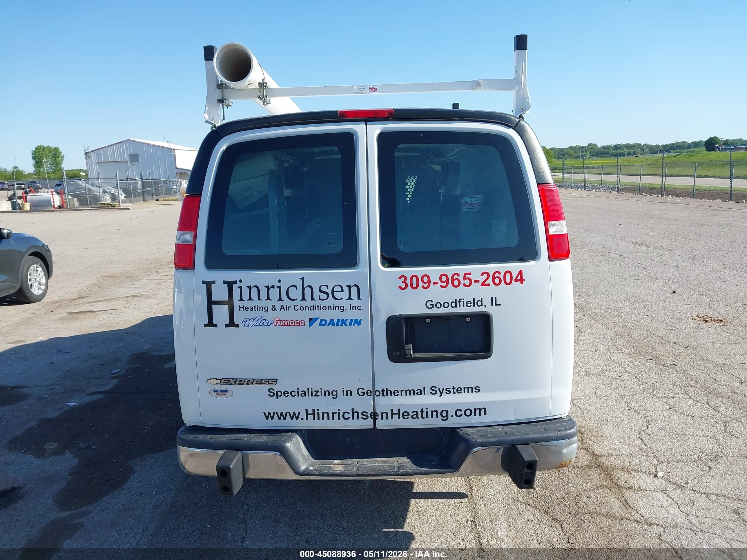 2018 Chevrolet Express 2500 Work Van White vin: 1GCWGAFG6J1905127