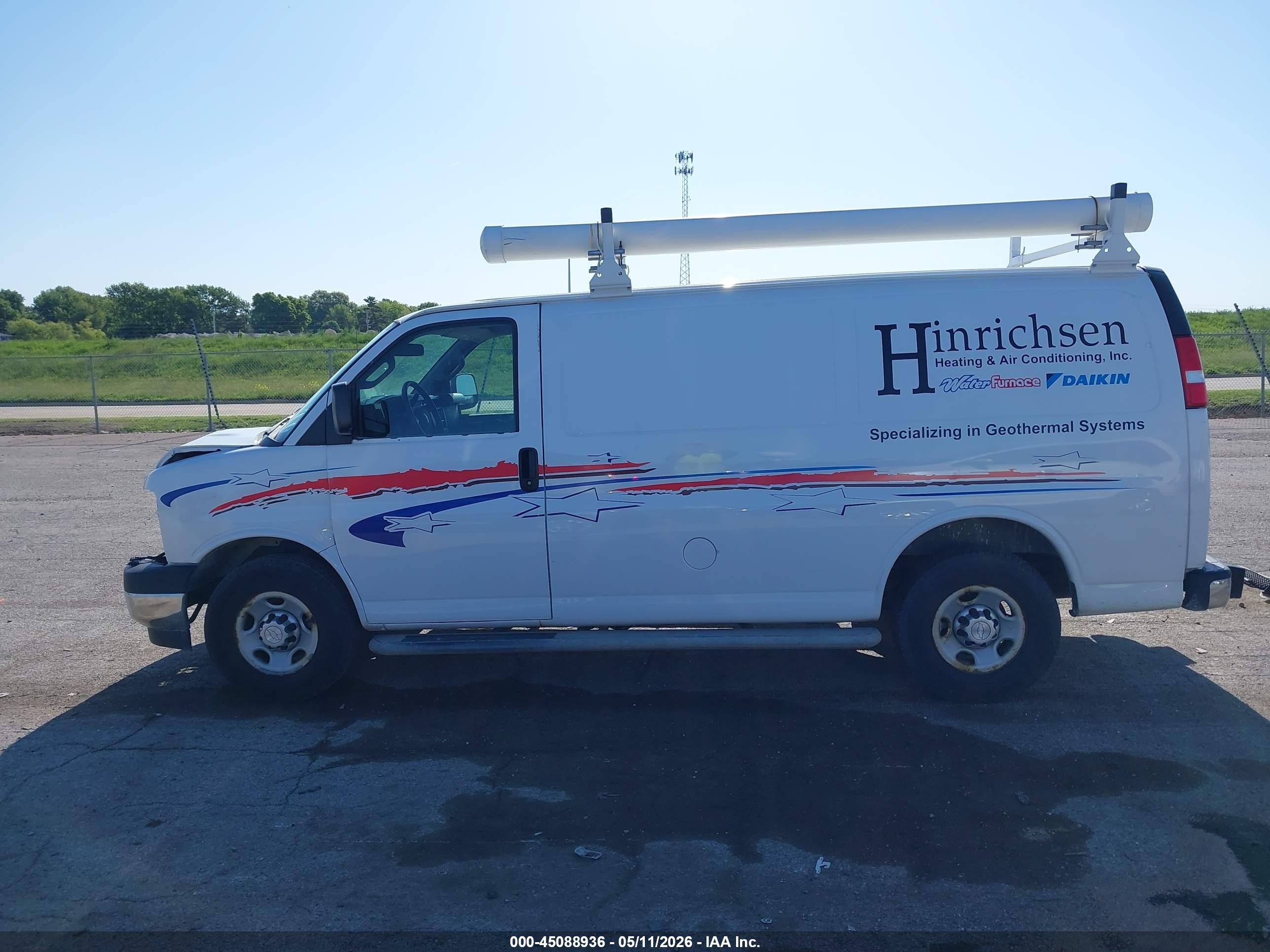 2018 Chevrolet Express 2500 Work Van White vin: 1GCWGAFG6J1905127