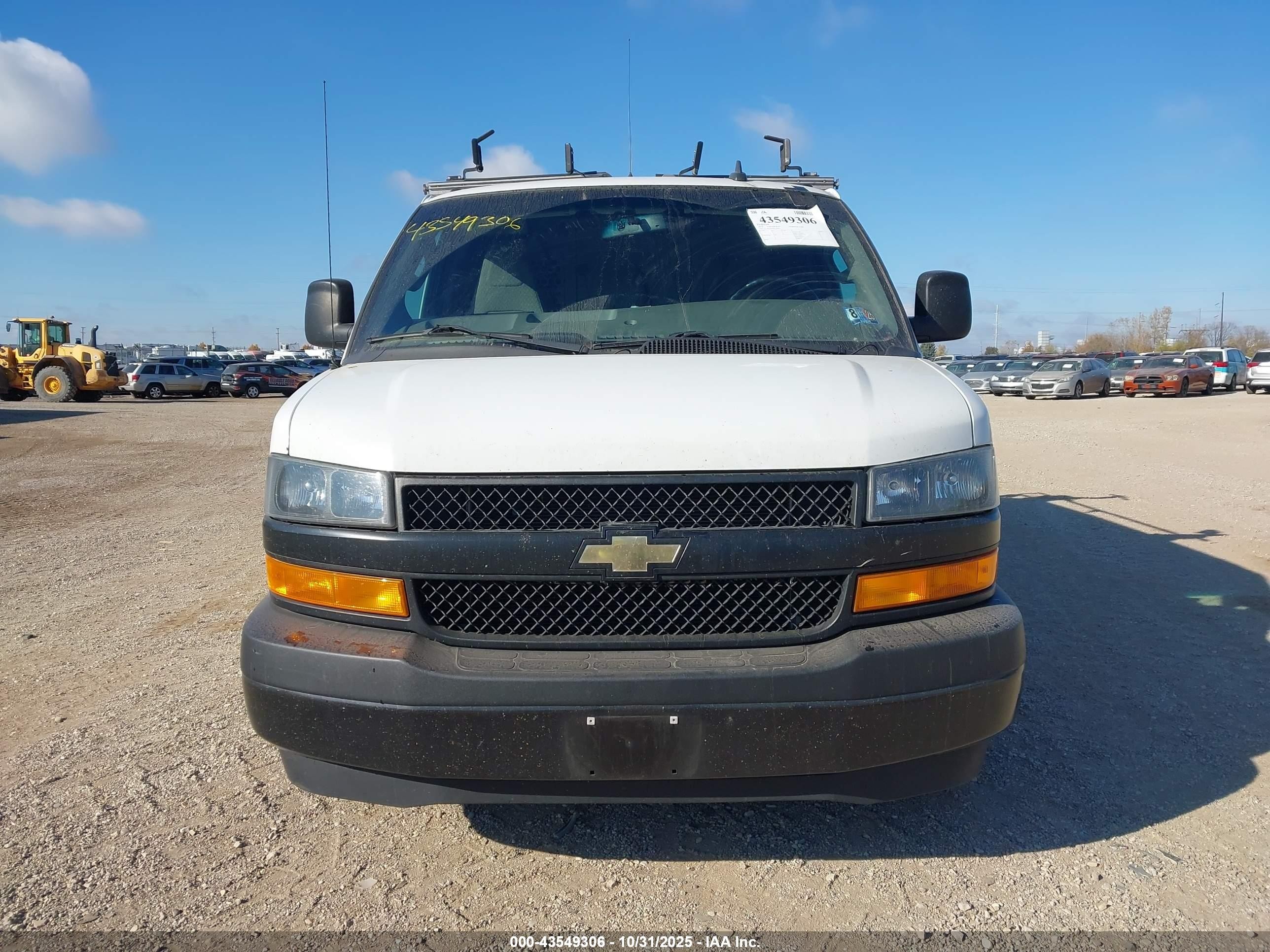 2018 Chevrolet Express 2500 Work Van White vin: 1GCWGAFP0J1335951