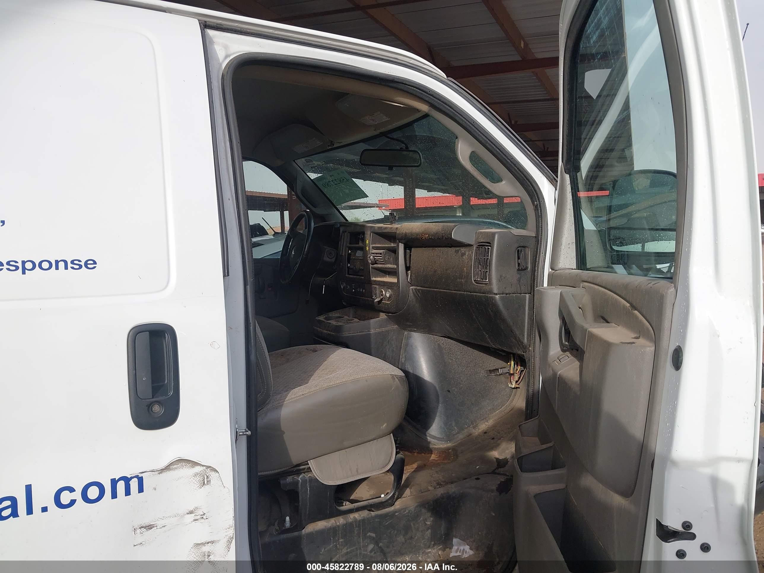 2022 Chevrolet Express Cargo Rwd 2500 Regular Wheelbase Wt White vin: 1GCWGAFP2N1202324