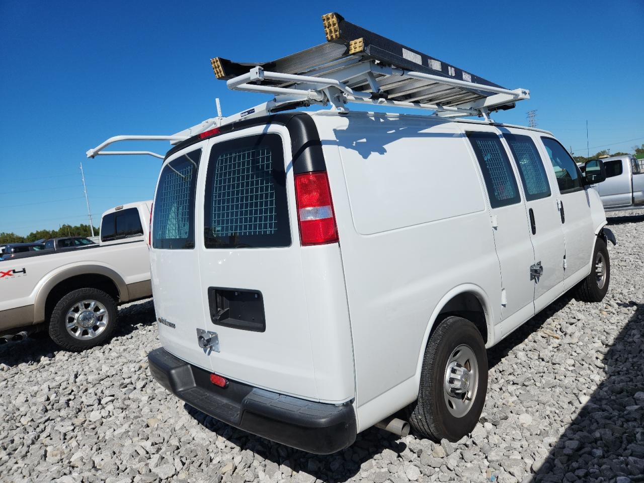 2025 Chevrolet Express G2500 White vin: 1GCWGAFP4S1106464