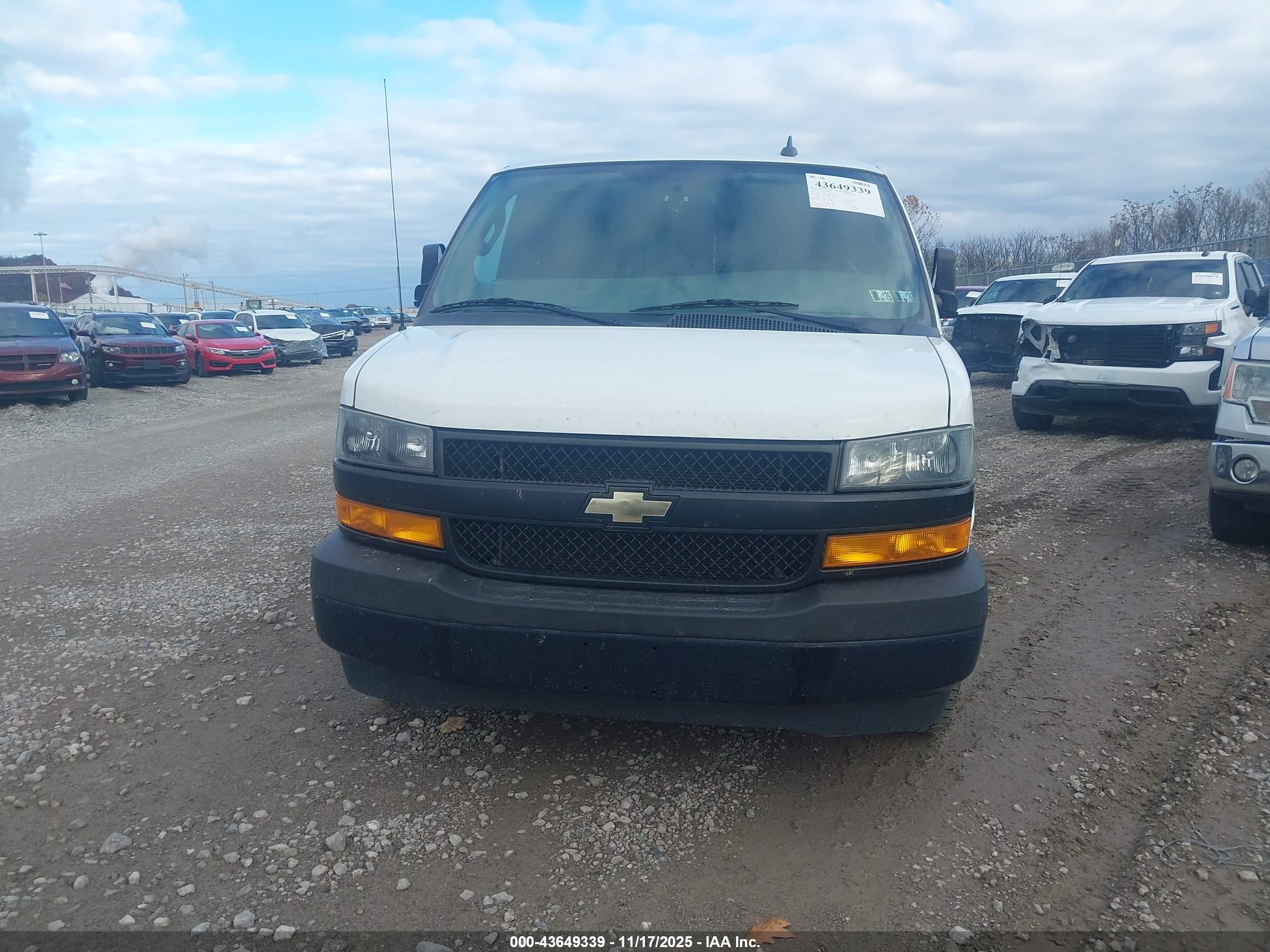 2018 Chevrolet Express 2500 Work Van White vin: 1GCWGAFP5J1198845