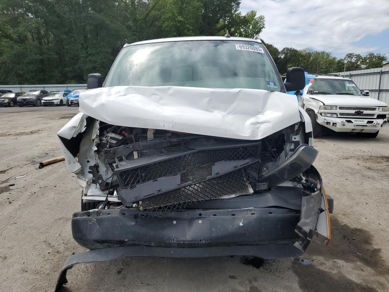 2018 Chevrolet Express G2500 White vin: 1GCWGAFP6J1276565