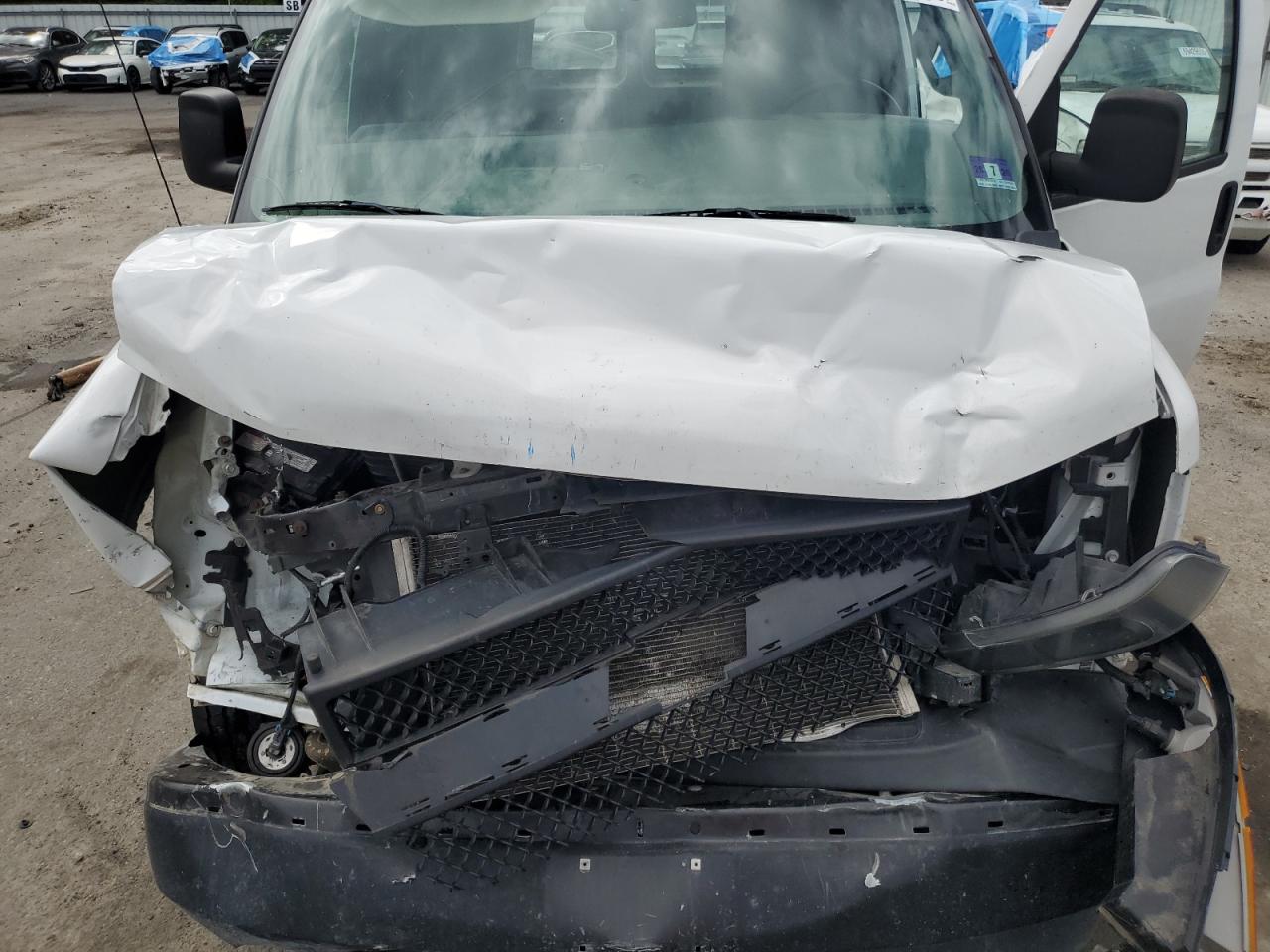 2018 Chevrolet Express G2500 White vin: 1GCWGAFP6J1276565