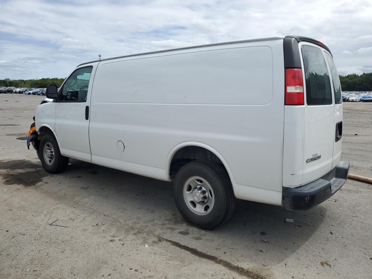 2018 Chevrolet Express G2500 White vin: 1GCWGAFP6J1276565