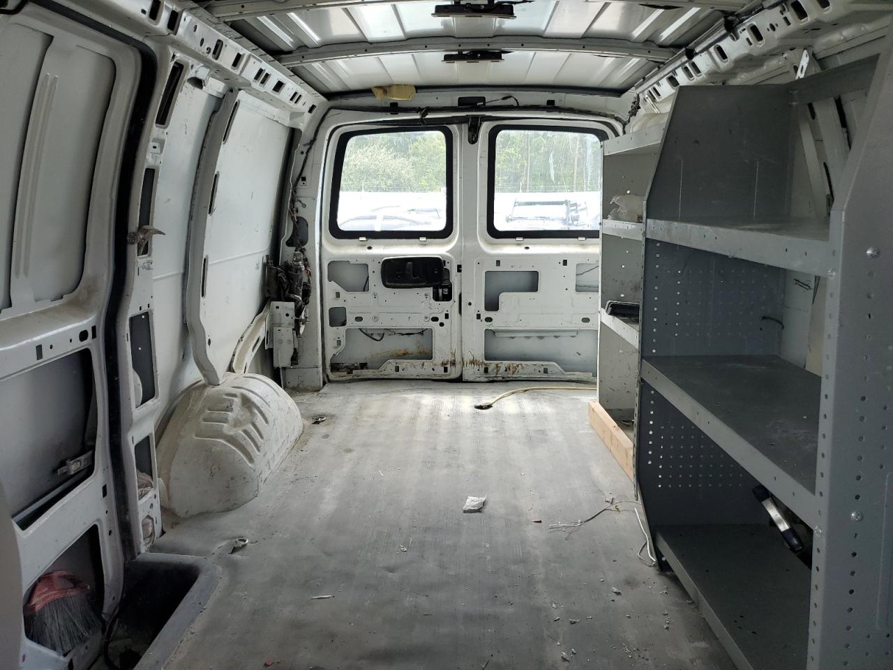 2018 Chevrolet Express G2500 White vin: 1GCWGAFP6J1276565