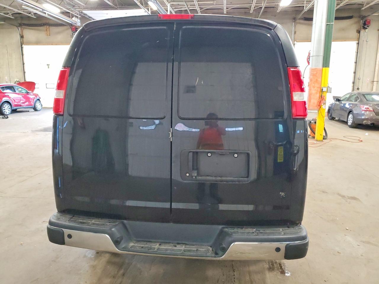 2018 Chevrolet Express G2500 Black vin: 1GCWGAFP7J1186065