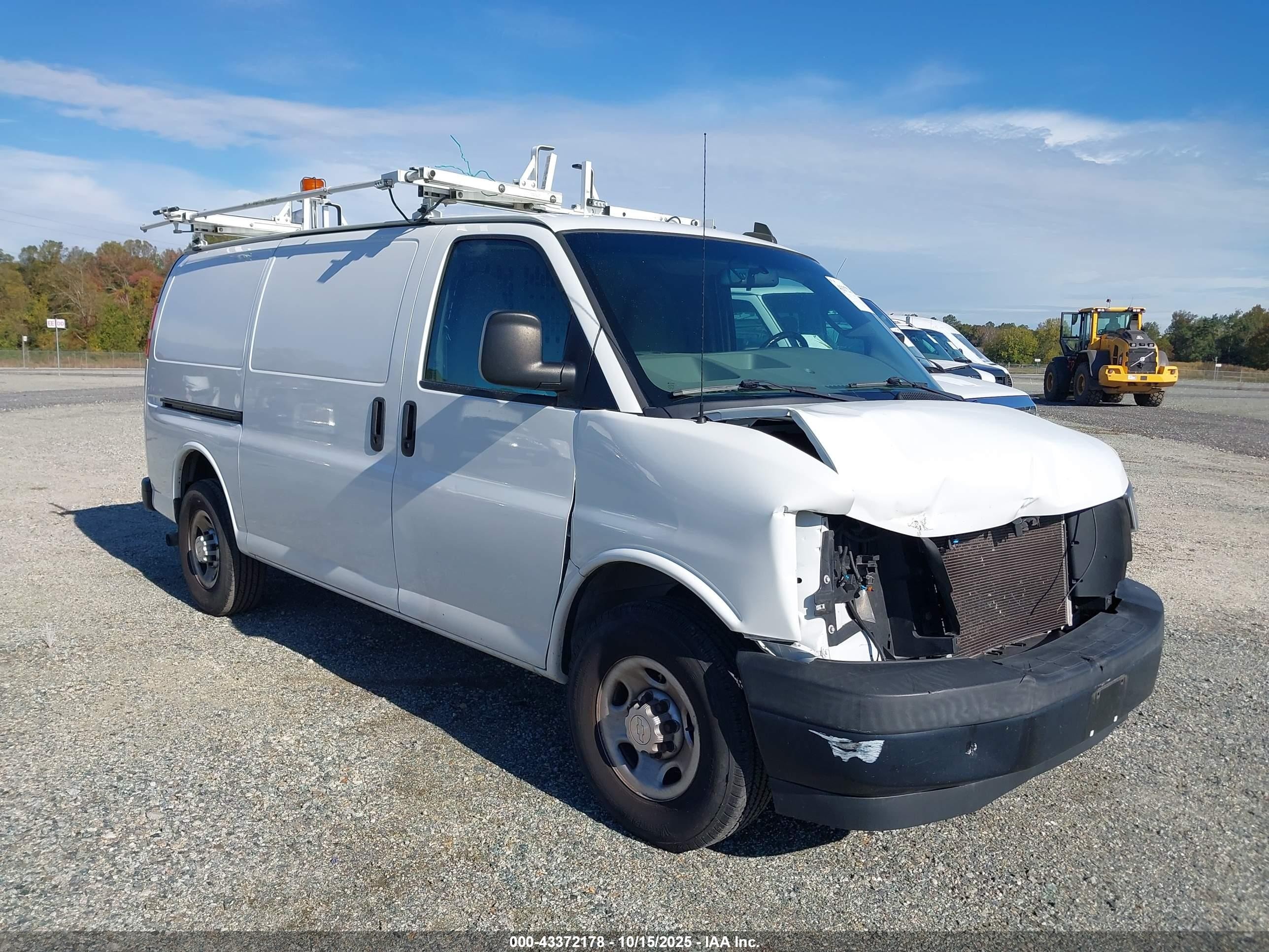 2018 Chevrolet Express 2500 Work Van White vin: 1GCWGAFP9J1333504