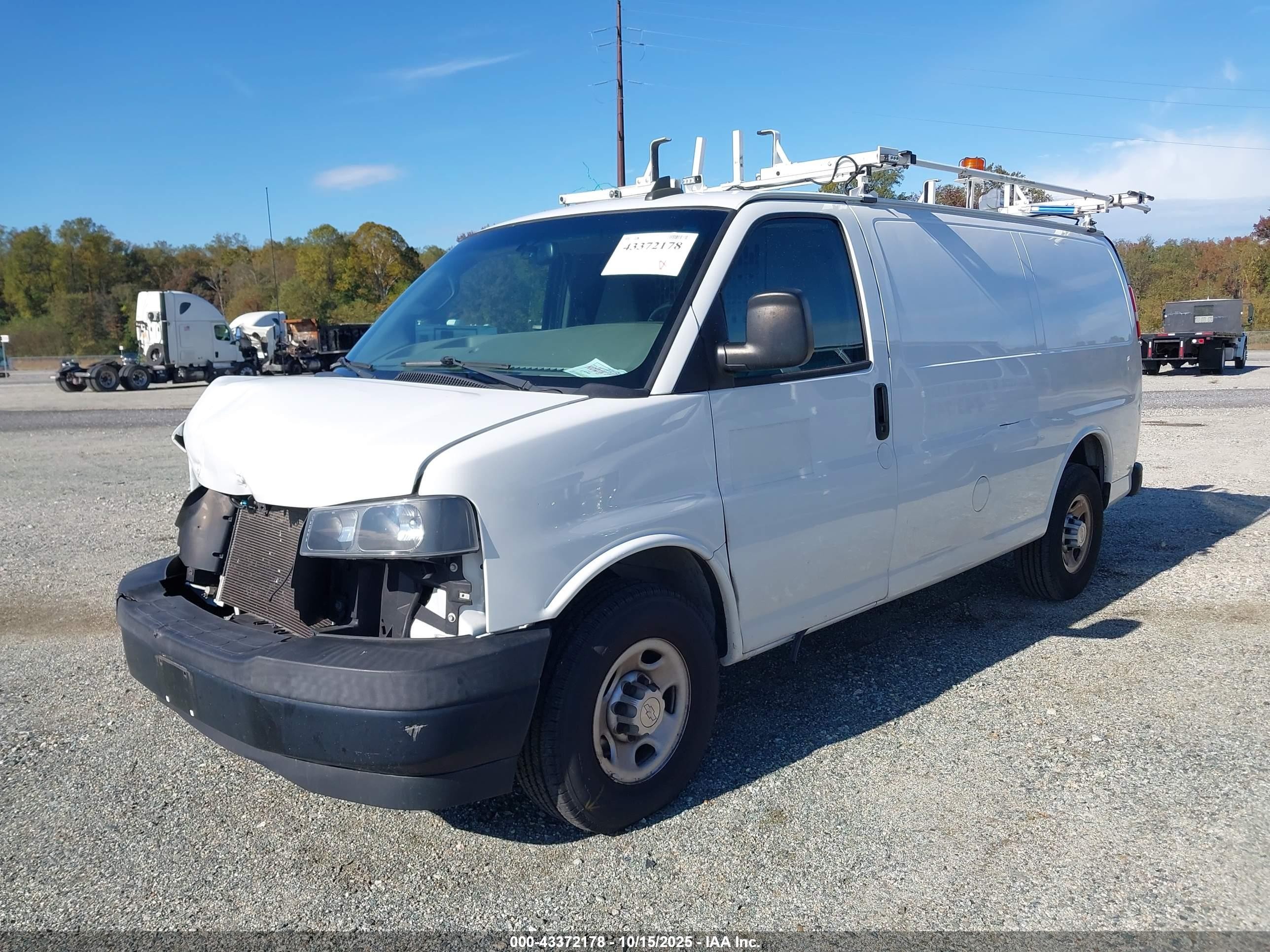 2018 Chevrolet Express 2500 Work Van White vin: 1GCWGAFP9J1333504
