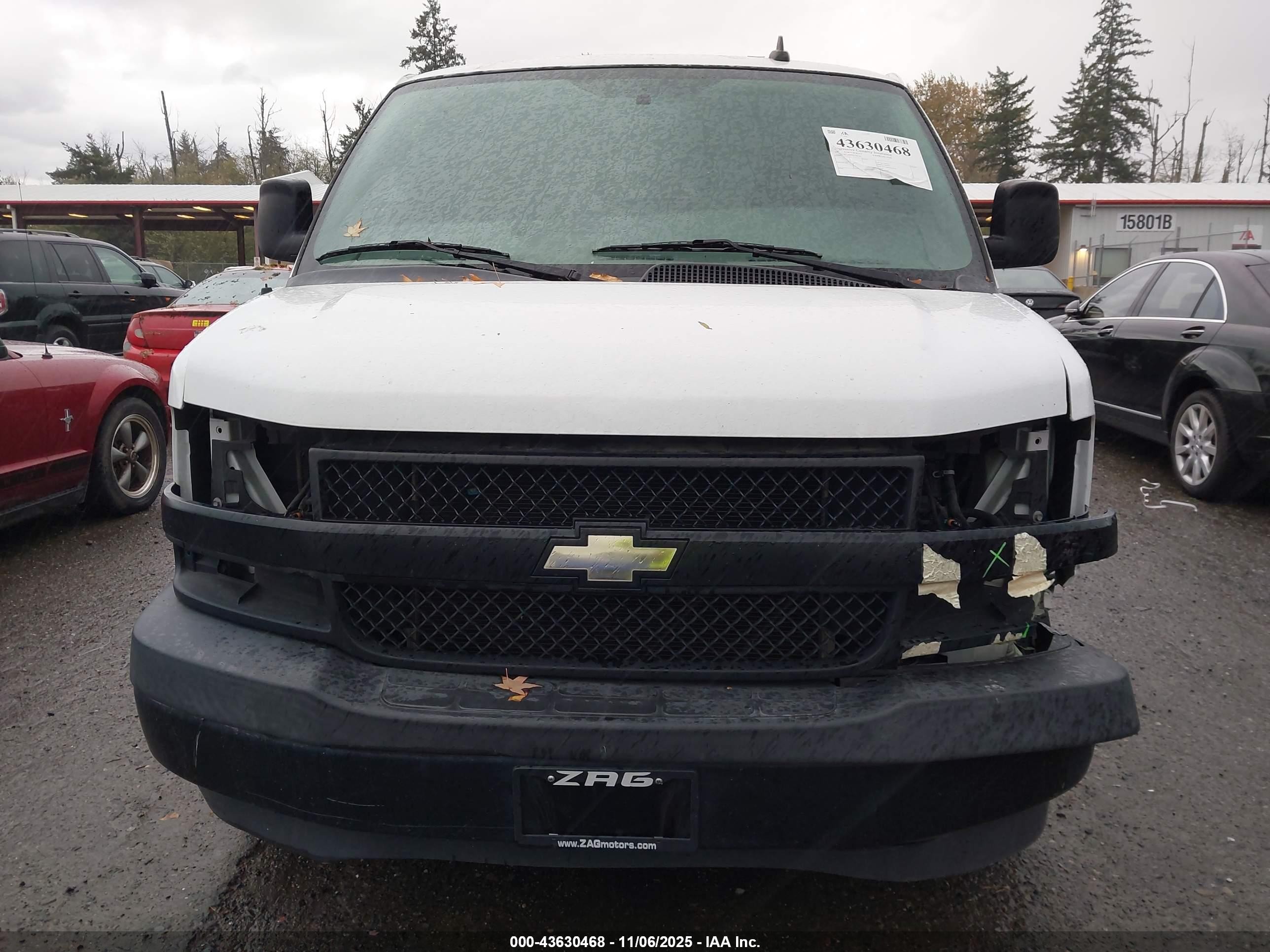 2018 Chevrolet Express 2500 Work Van White vin: 1GCWGAFPXJ1166182