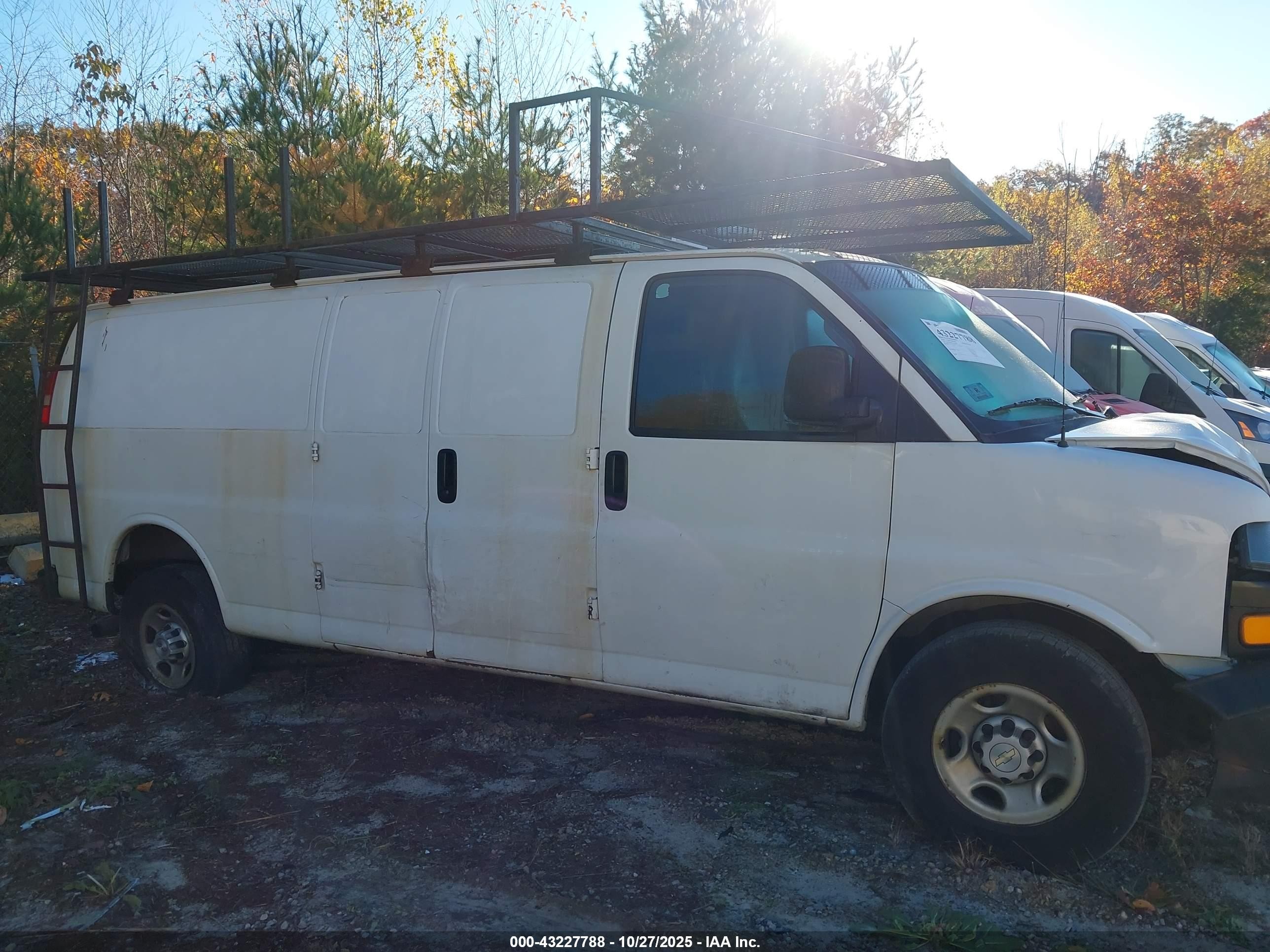 2018 Chevrolet Express 2500 Work Van Белый vin: 1GCWGBFP1J1315181