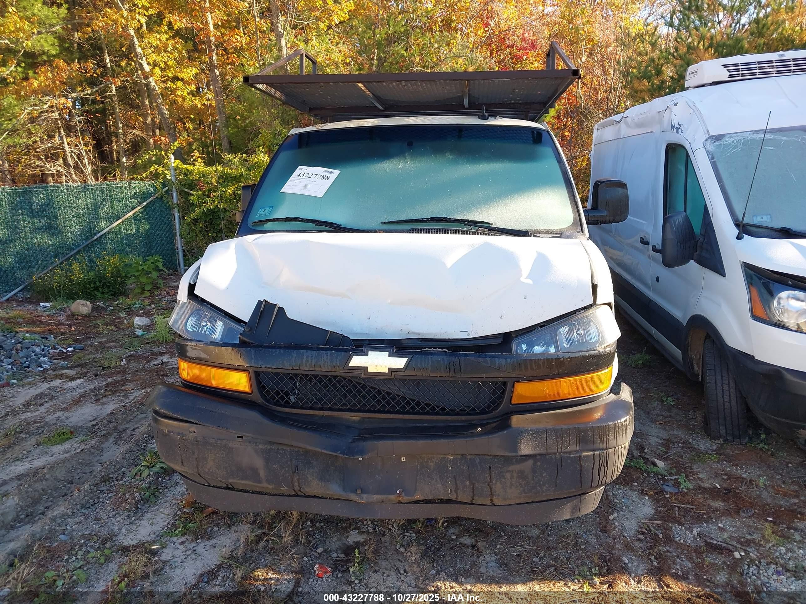 2018 Chevrolet Express 2500 Work Van Белый vin: 1GCWGBFP1J1315181