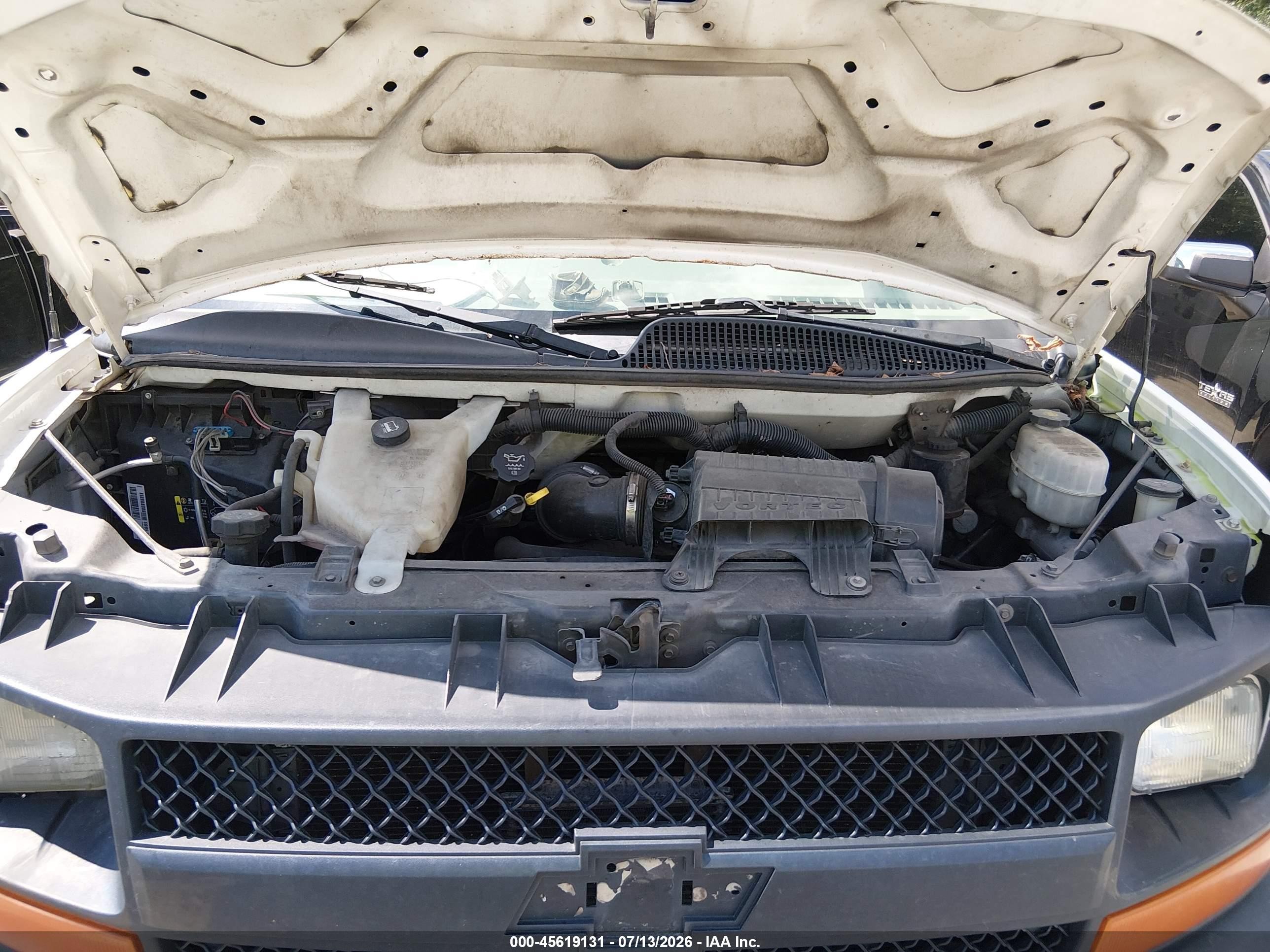 2011 Chevrolet Express 2500 Work Van Белый vin: 1GCWGFBA0B1105875