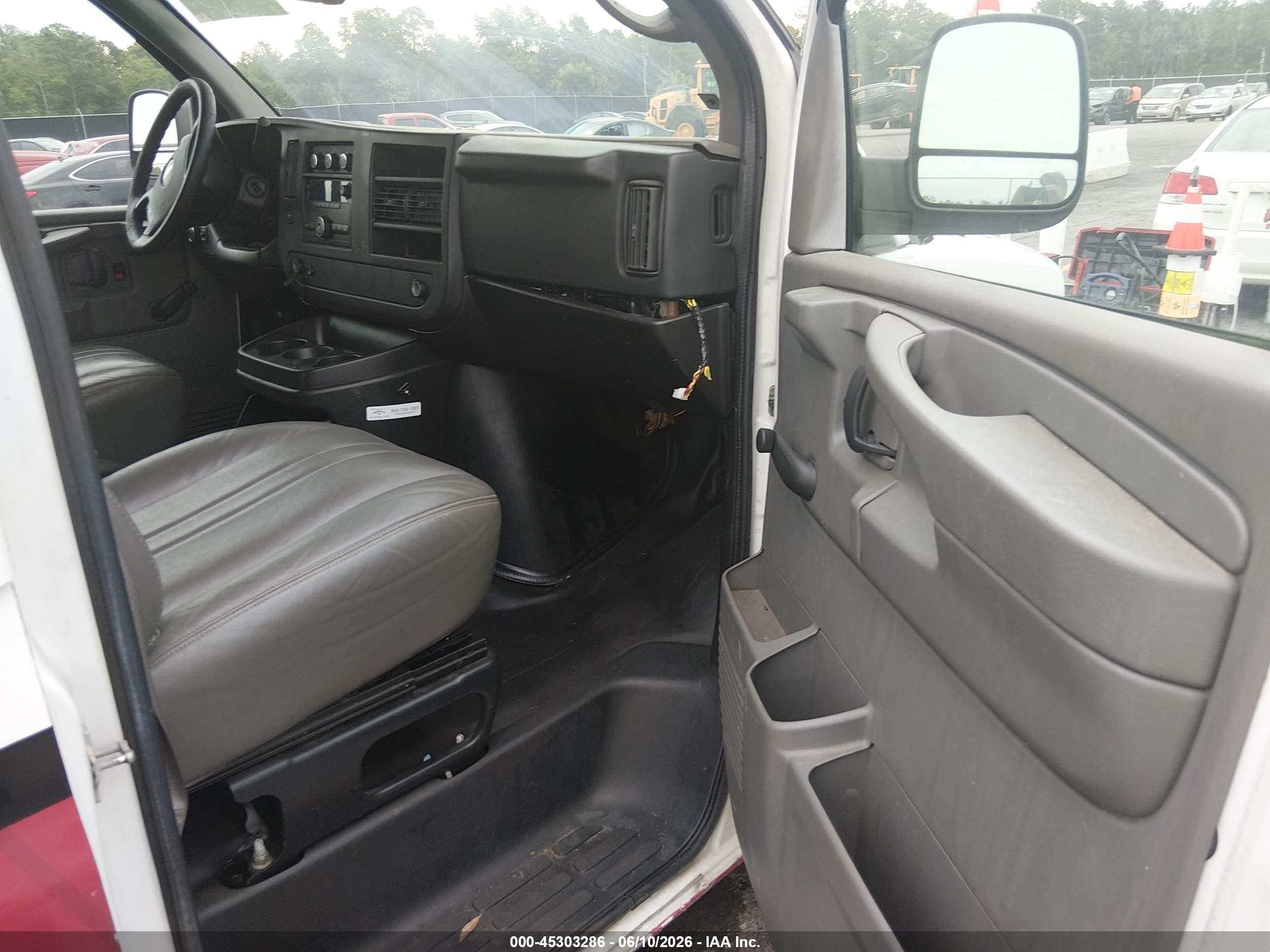 2013 Chevrolet Express 2500 Work Van White vin: 1GCWGFBA2D1112622