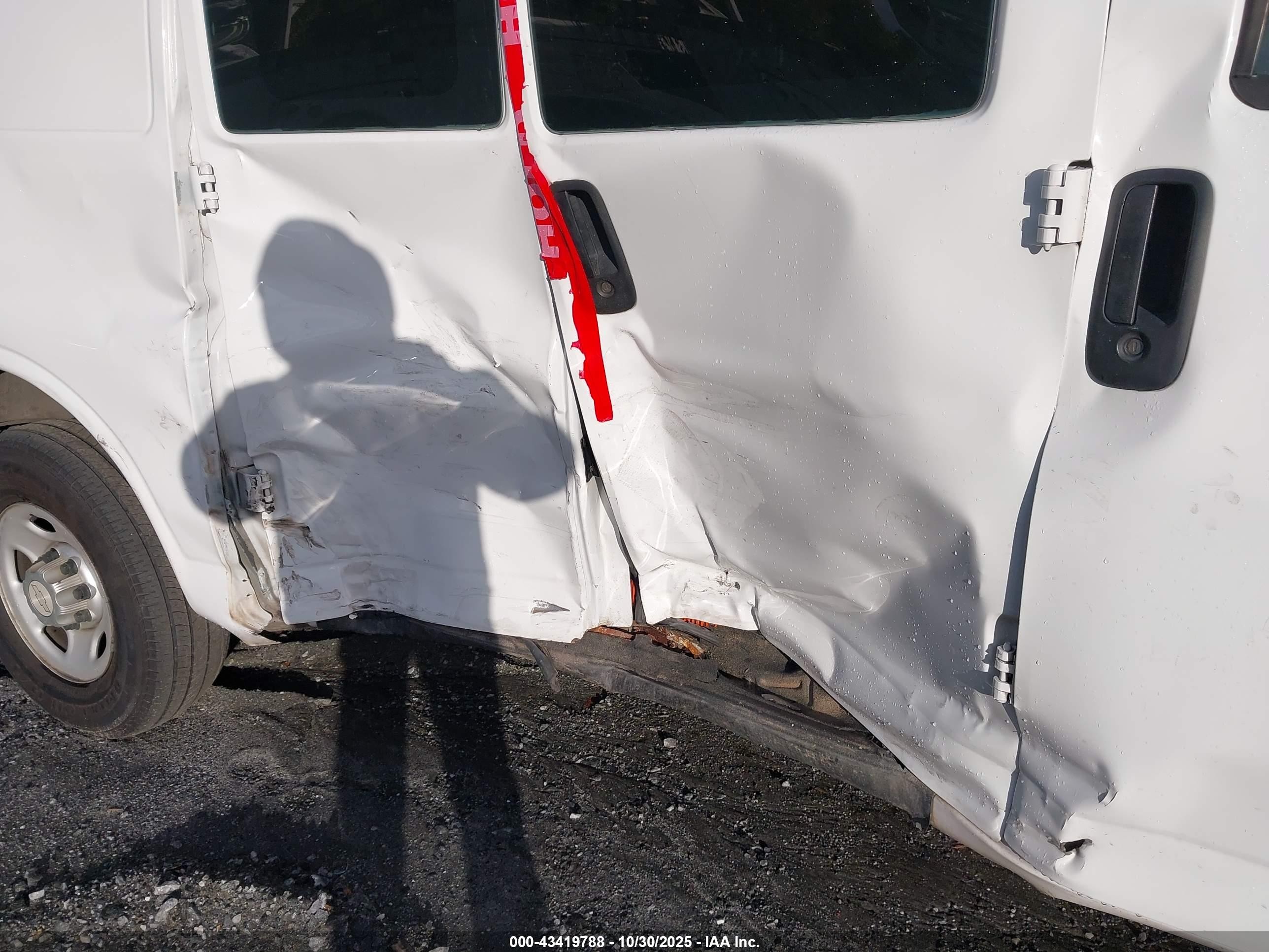 2014 Chevrolet Express 2500 Work Van White vin: 1GCWGFBA2E1203617