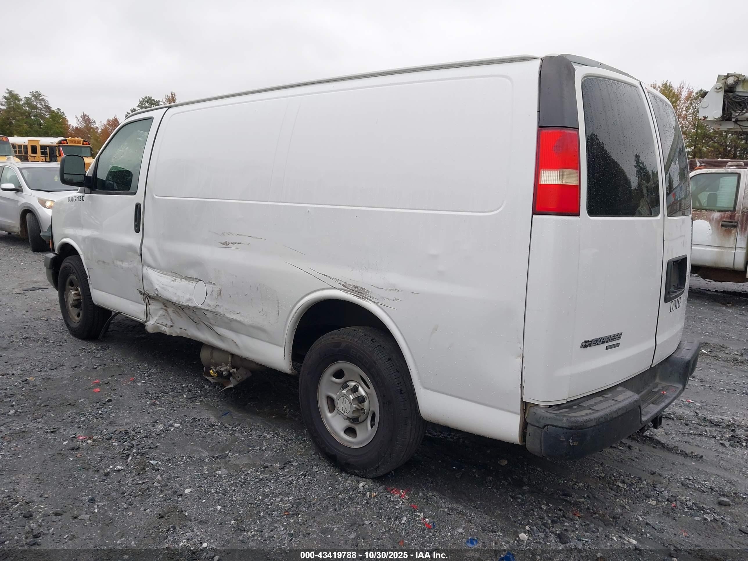 2014 Chevrolet Express 2500 Work Van White vin: 1GCWGFBA2E1203617