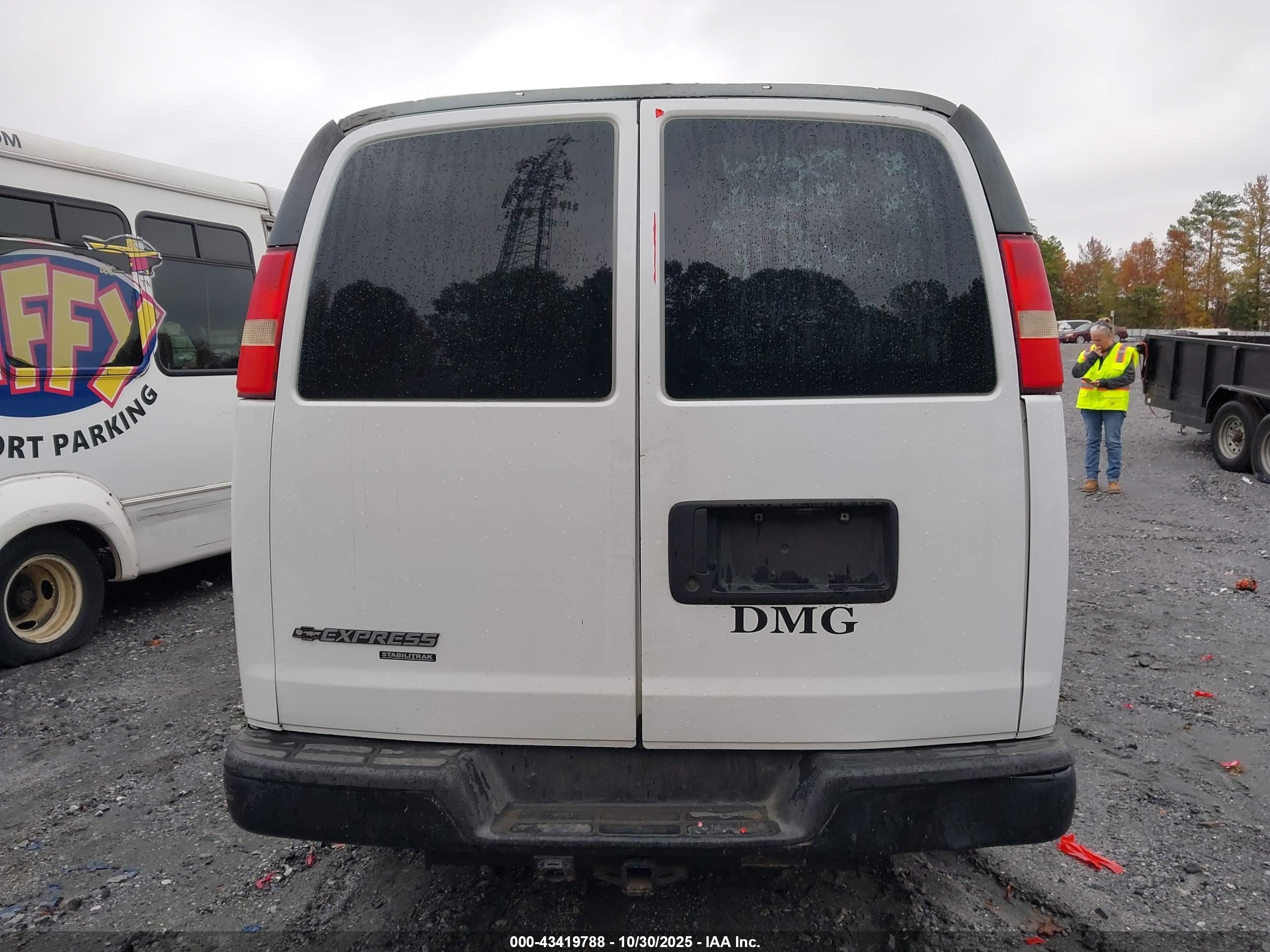2014 Chevrolet Express 2500 Work Van White vin: 1GCWGFBA2E1203617