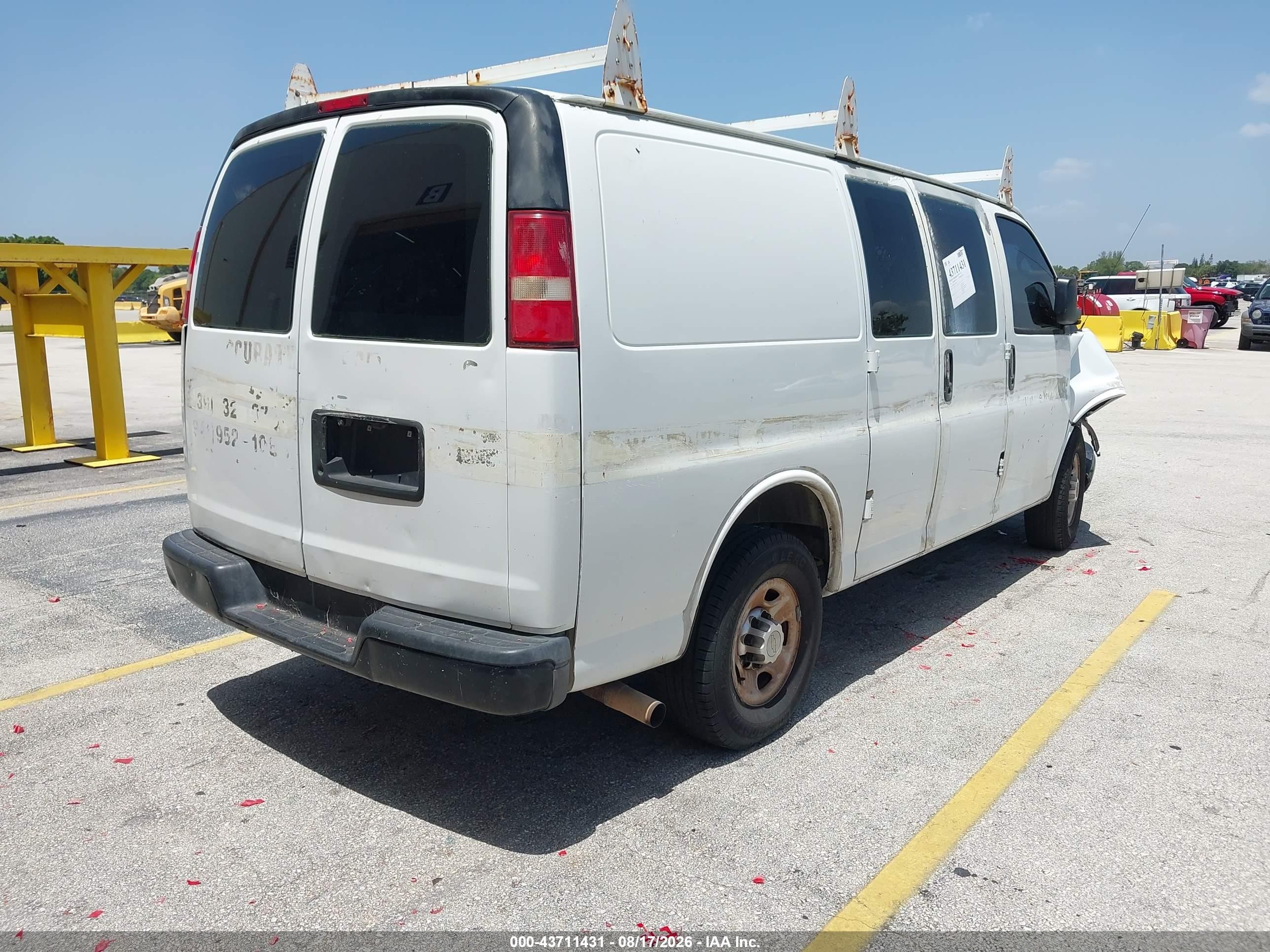2012 Chevrolet Express 2500 Work Van White vin: 1GCWGFBA4C1176630