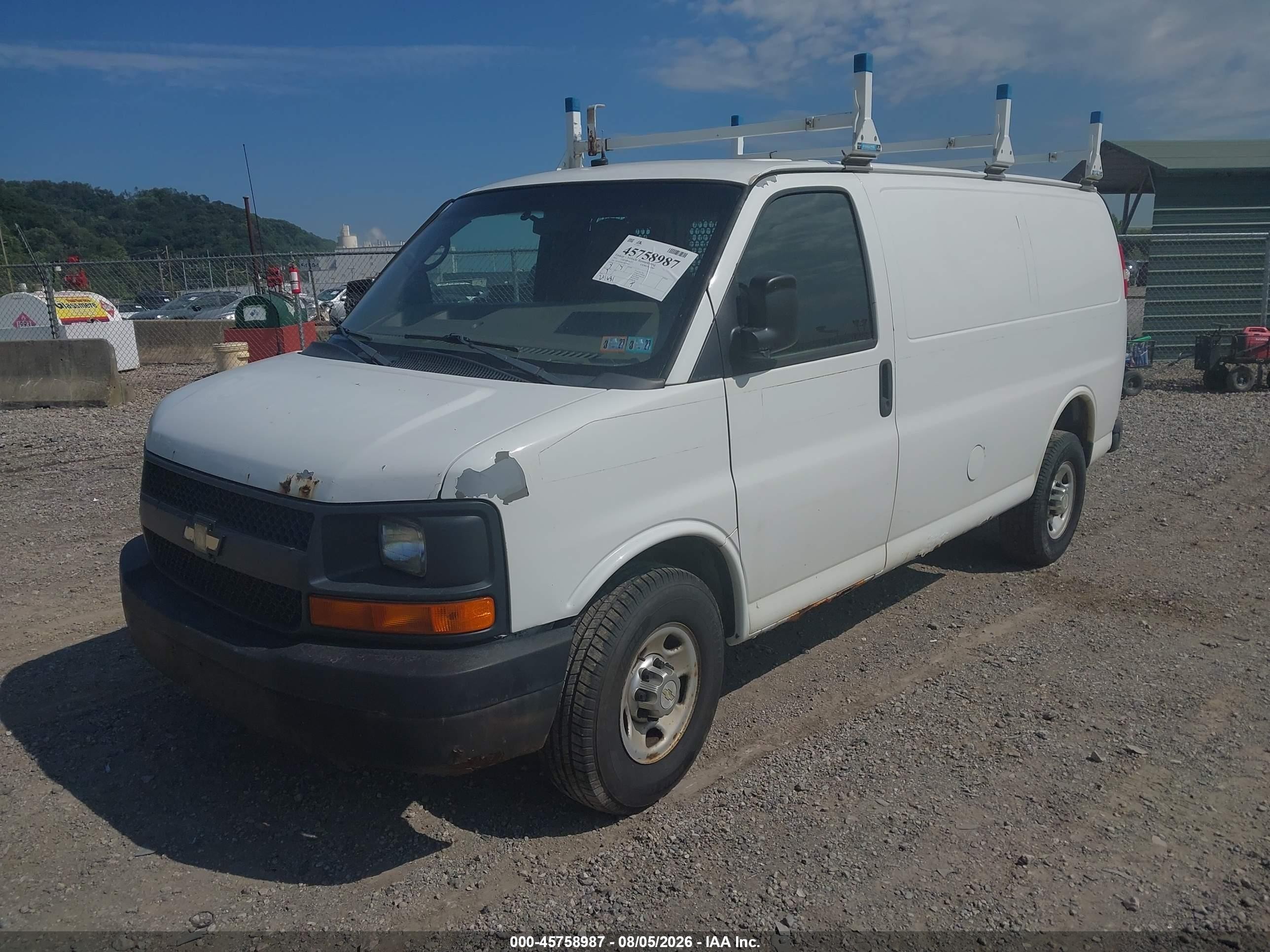 2011 Chevrolet Express 2500 Work Van White vin: 1GCWGFBA5B1146227