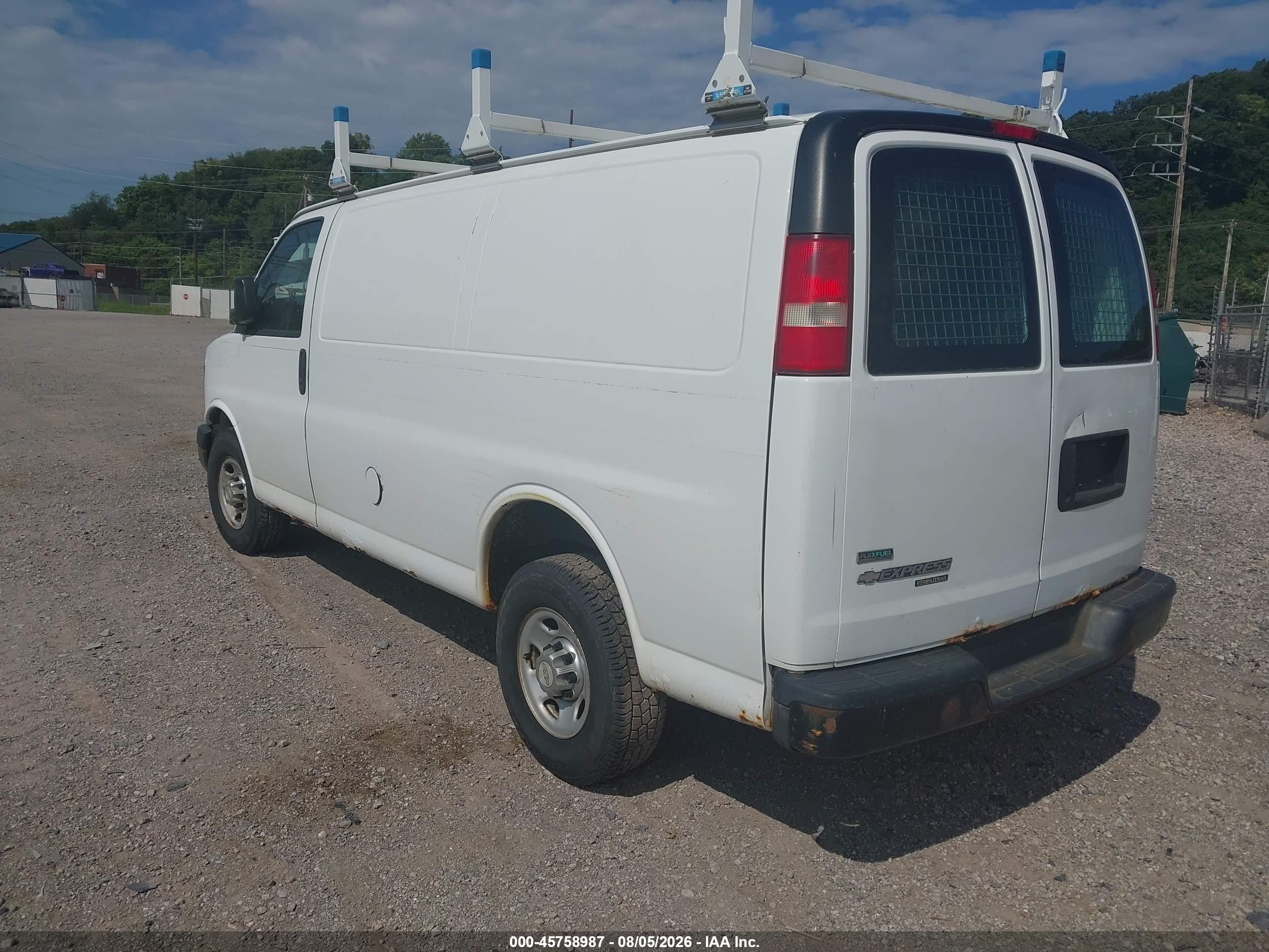 2011 Chevrolet Express 2500 Work Van White vin: 1GCWGFBA5B1146227