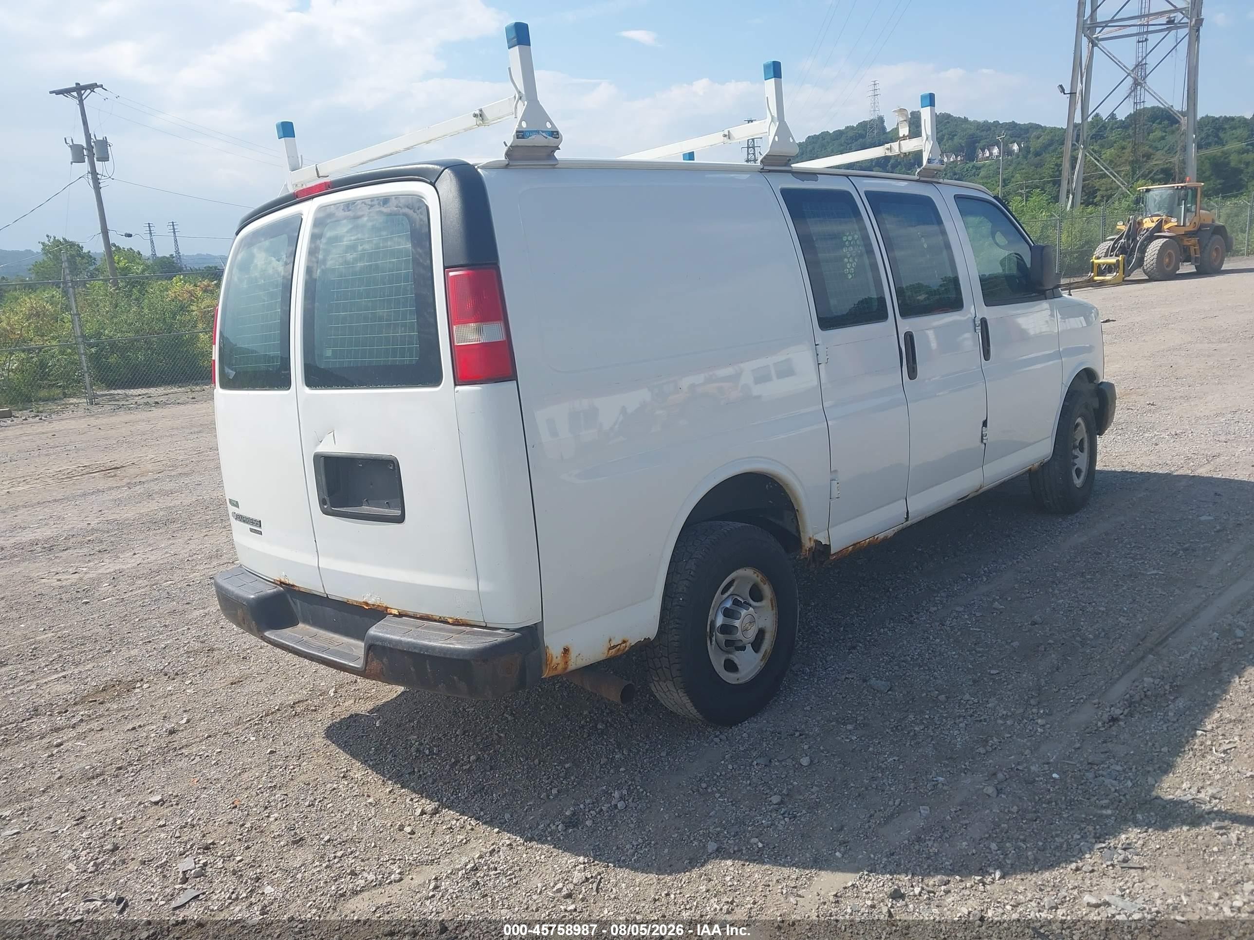 2011 Chevrolet Express 2500 Work Van White vin: 1GCWGFBA5B1146227
