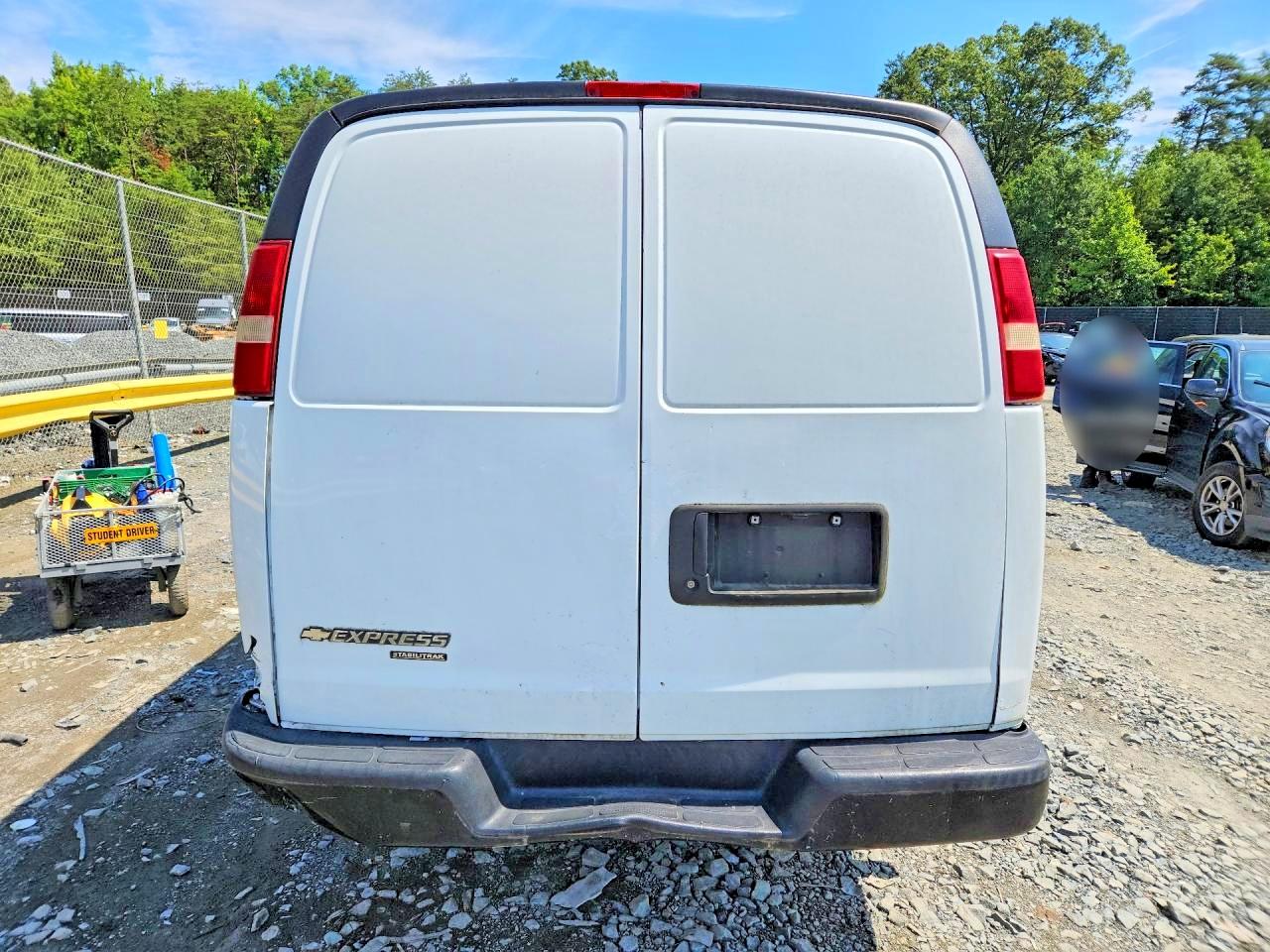 2013 Chevrolet Express G2500 White vin: 1GCWGFBA5D1102392