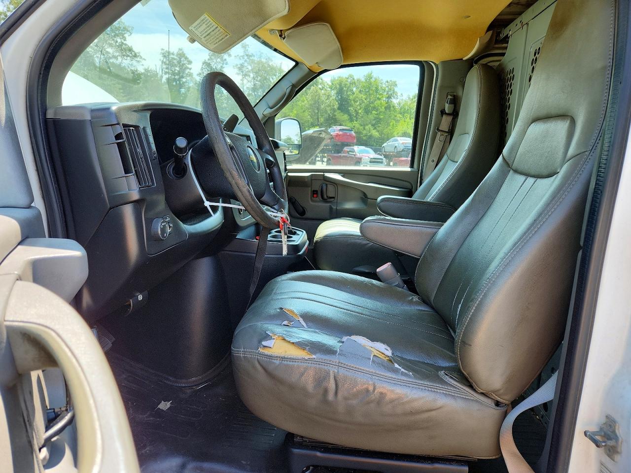 2013 Chevrolet Express G2500 White vin: 1GCWGFBA5D1102392