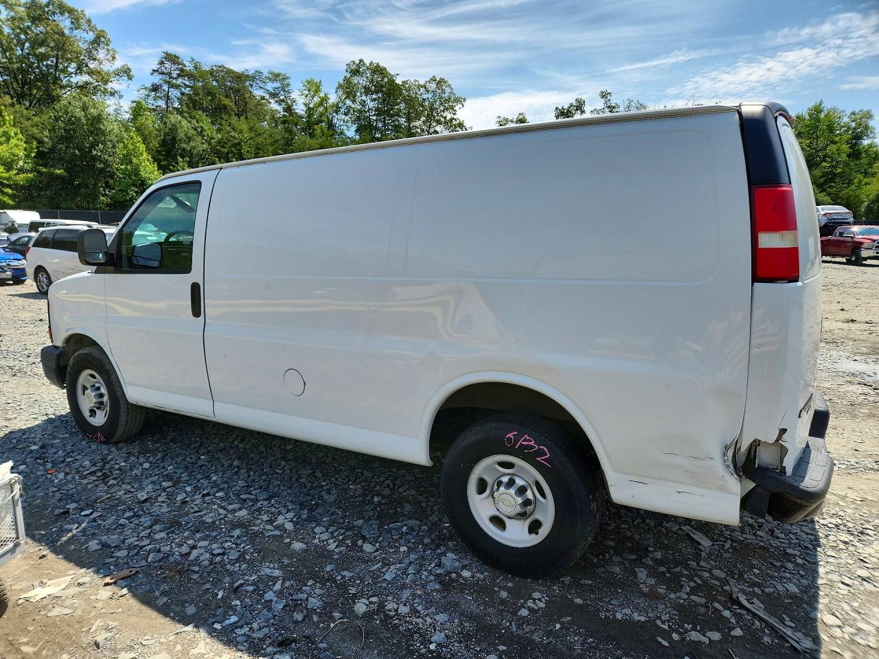 2013 Chevrolet Express G2500 White vin: 1GCWGFBA5D1102392