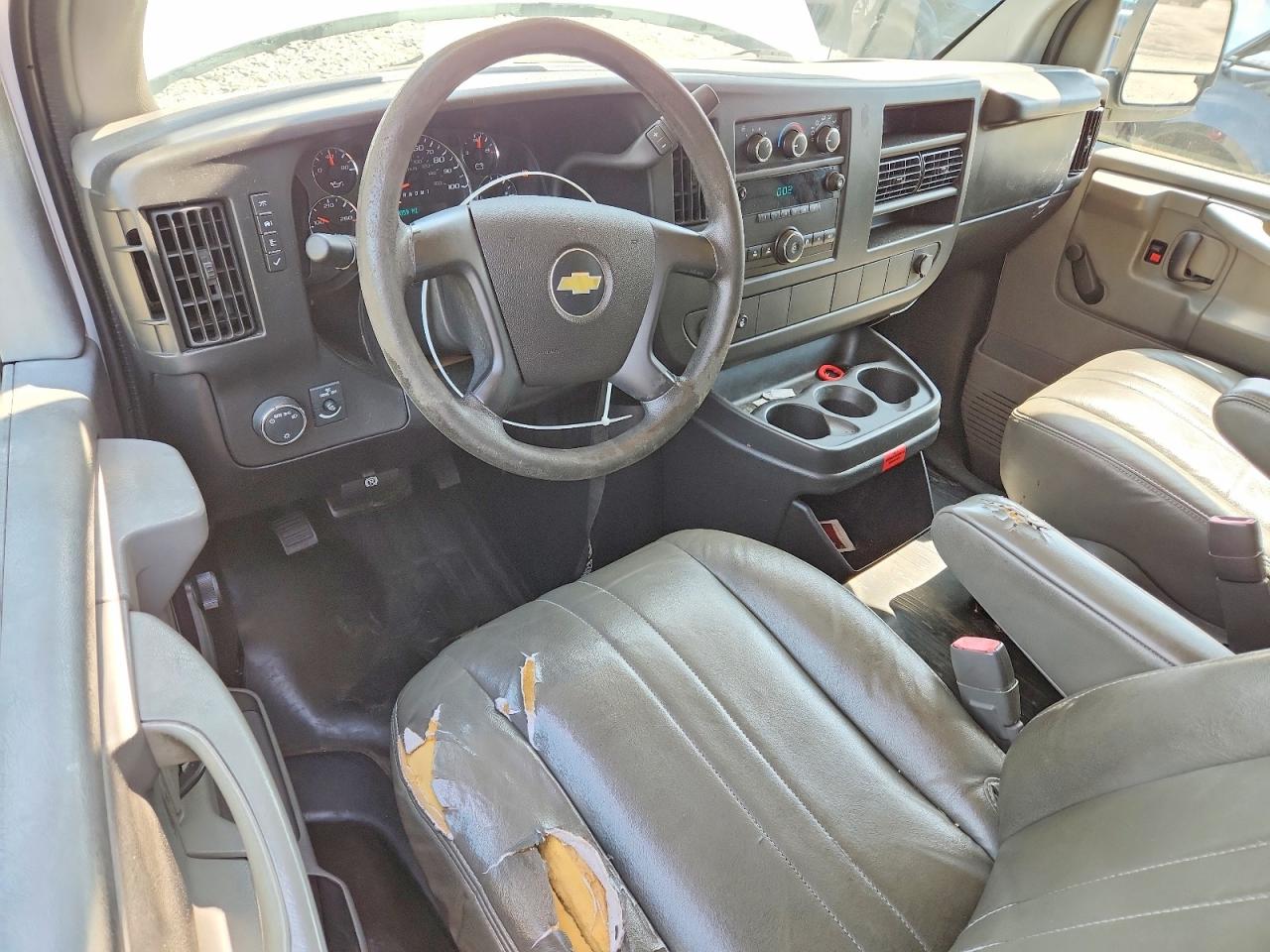 2013 Chevrolet Express G2500 White vin: 1GCWGFBA5D1102392