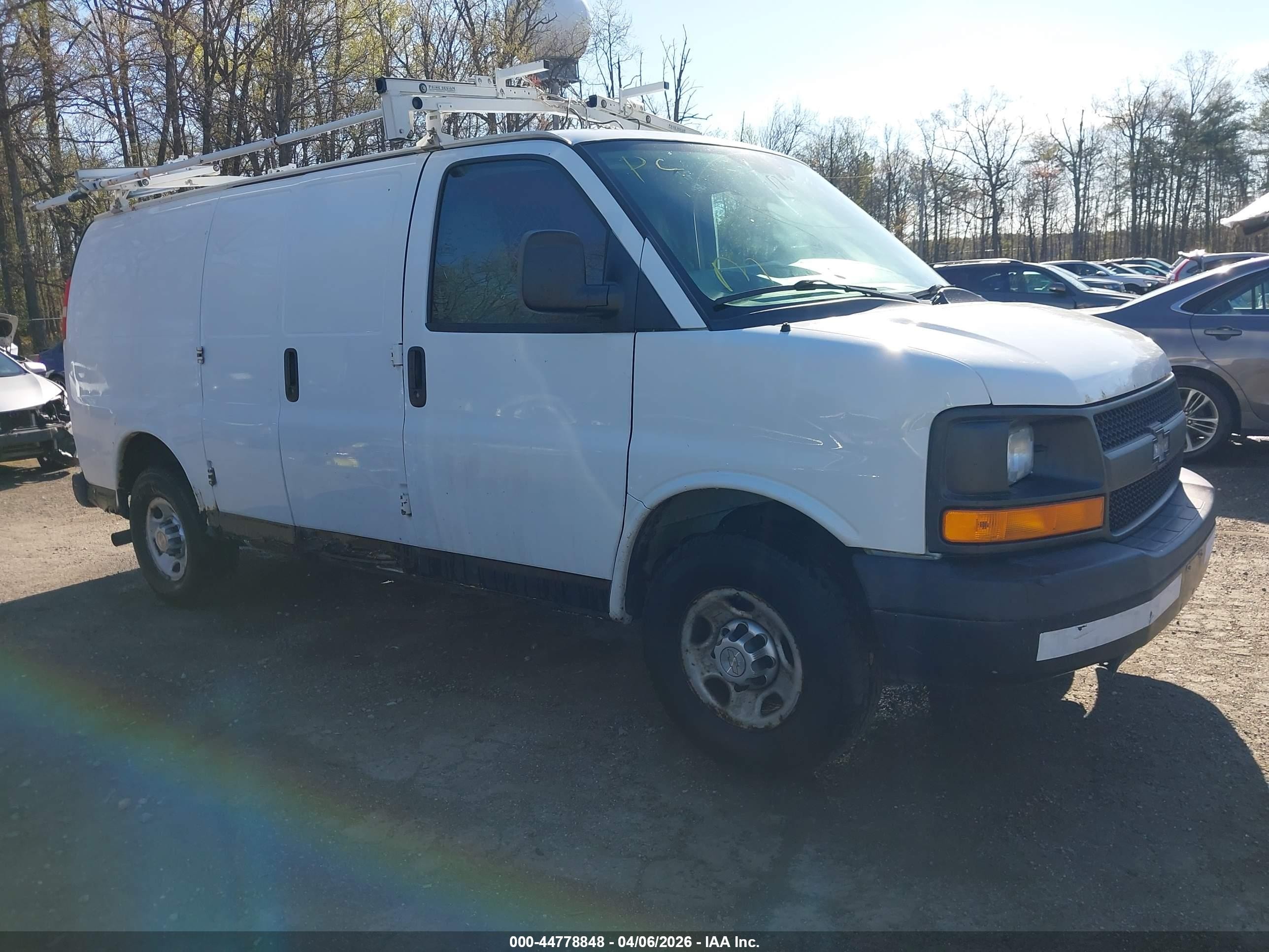 2013 Chevrolet Express 2500 Work Van White vin: 1GCWGFBA5D1187606