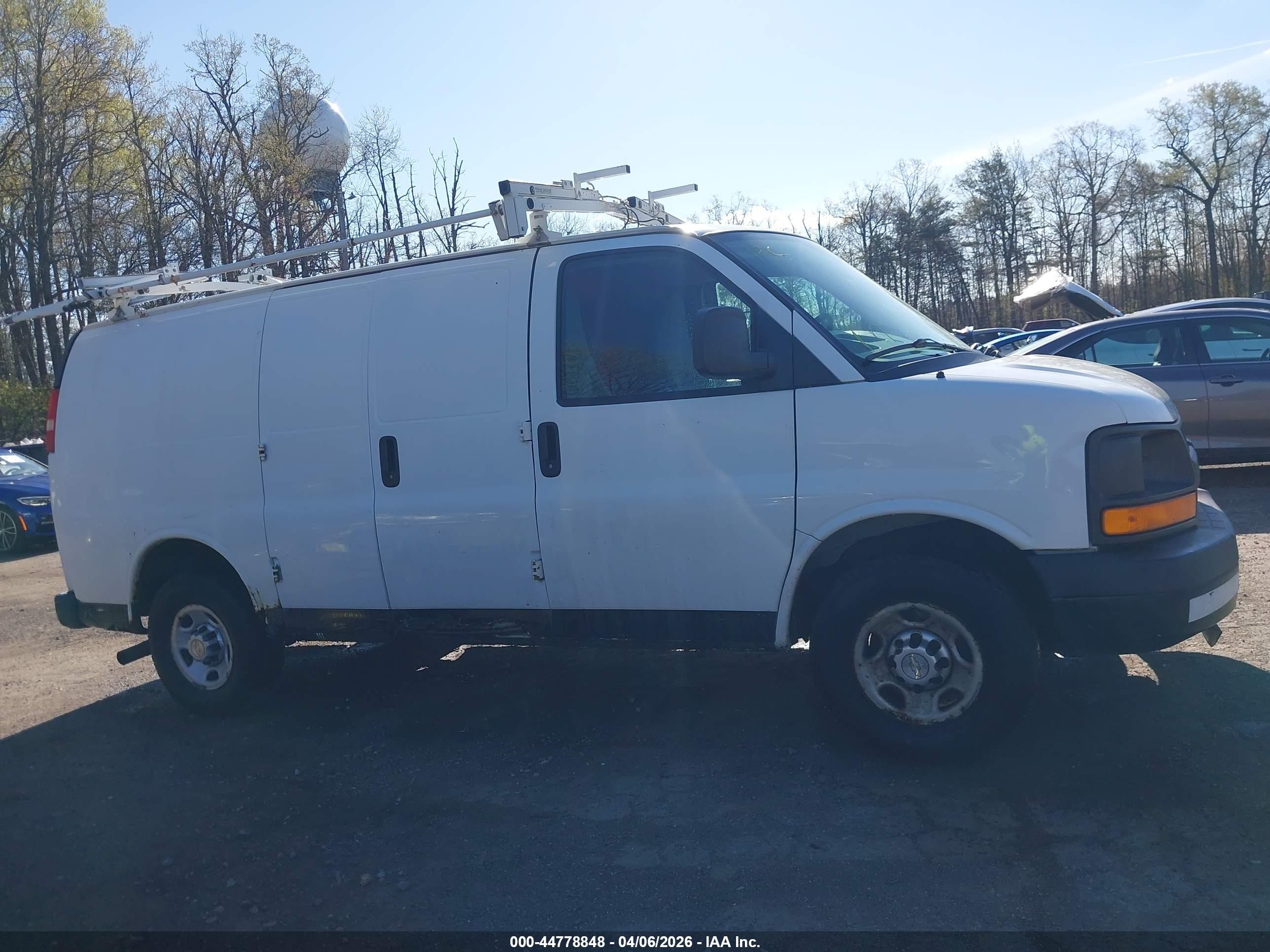 2013 Chevrolet Express 2500 Work Van White vin: 1GCWGFBA5D1187606