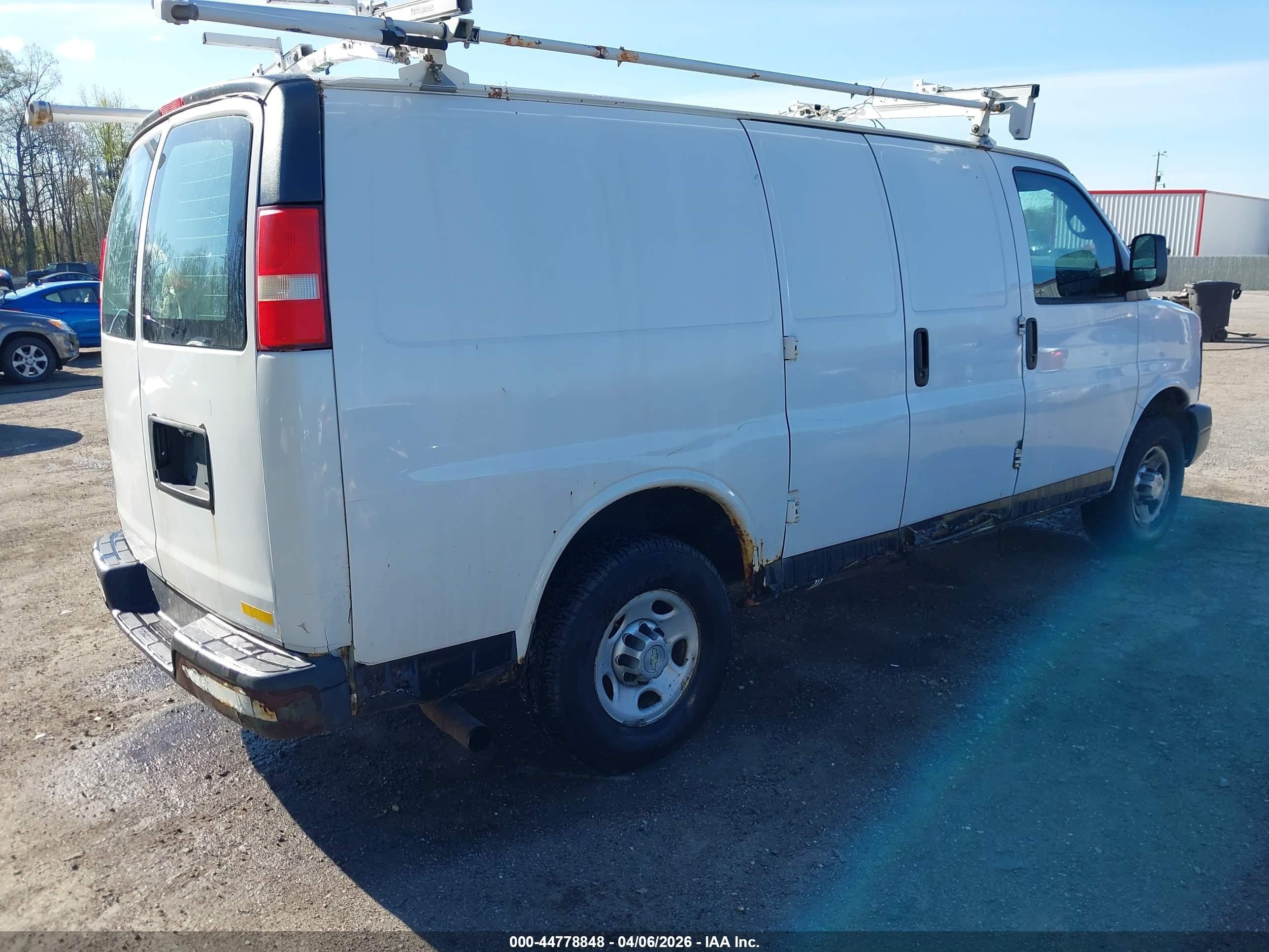 2013 Chevrolet Express 2500 Work Van White vin: 1GCWGFBA5D1187606