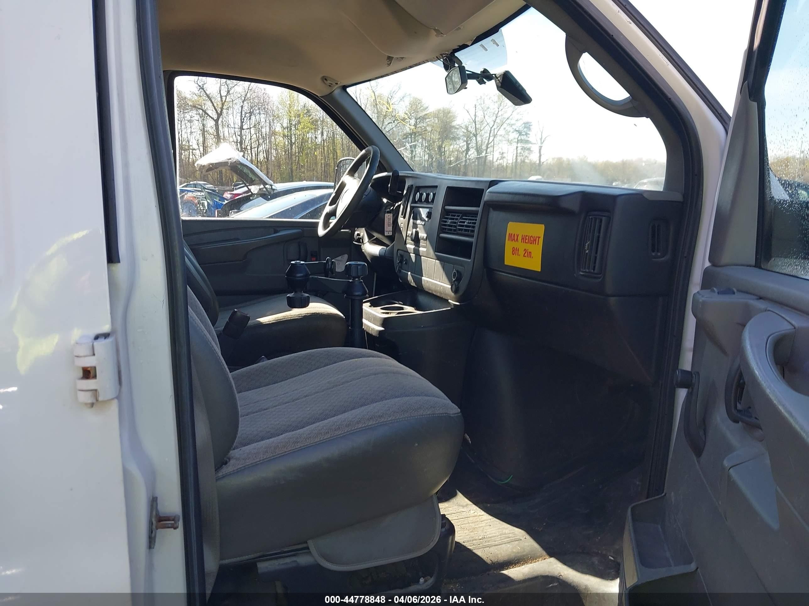 2013 Chevrolet Express 2500 Work Van White vin: 1GCWGFBA5D1187606