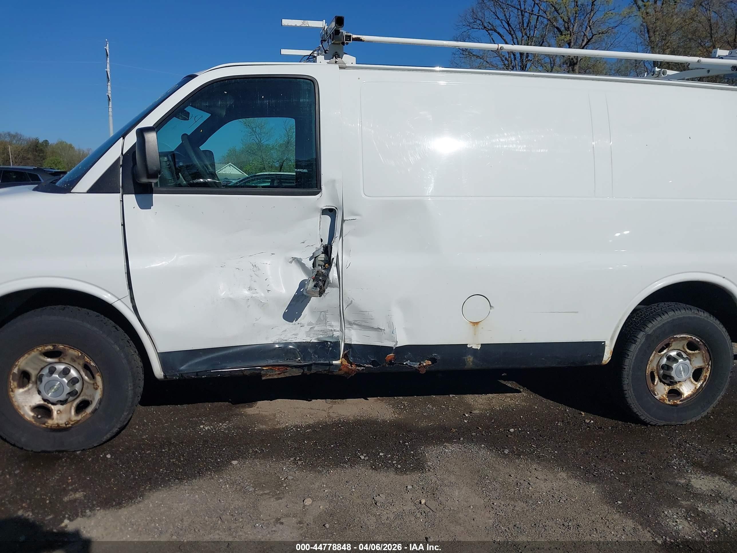 2013 Chevrolet Express 2500 Work Van White vin: 1GCWGFBA5D1187606
