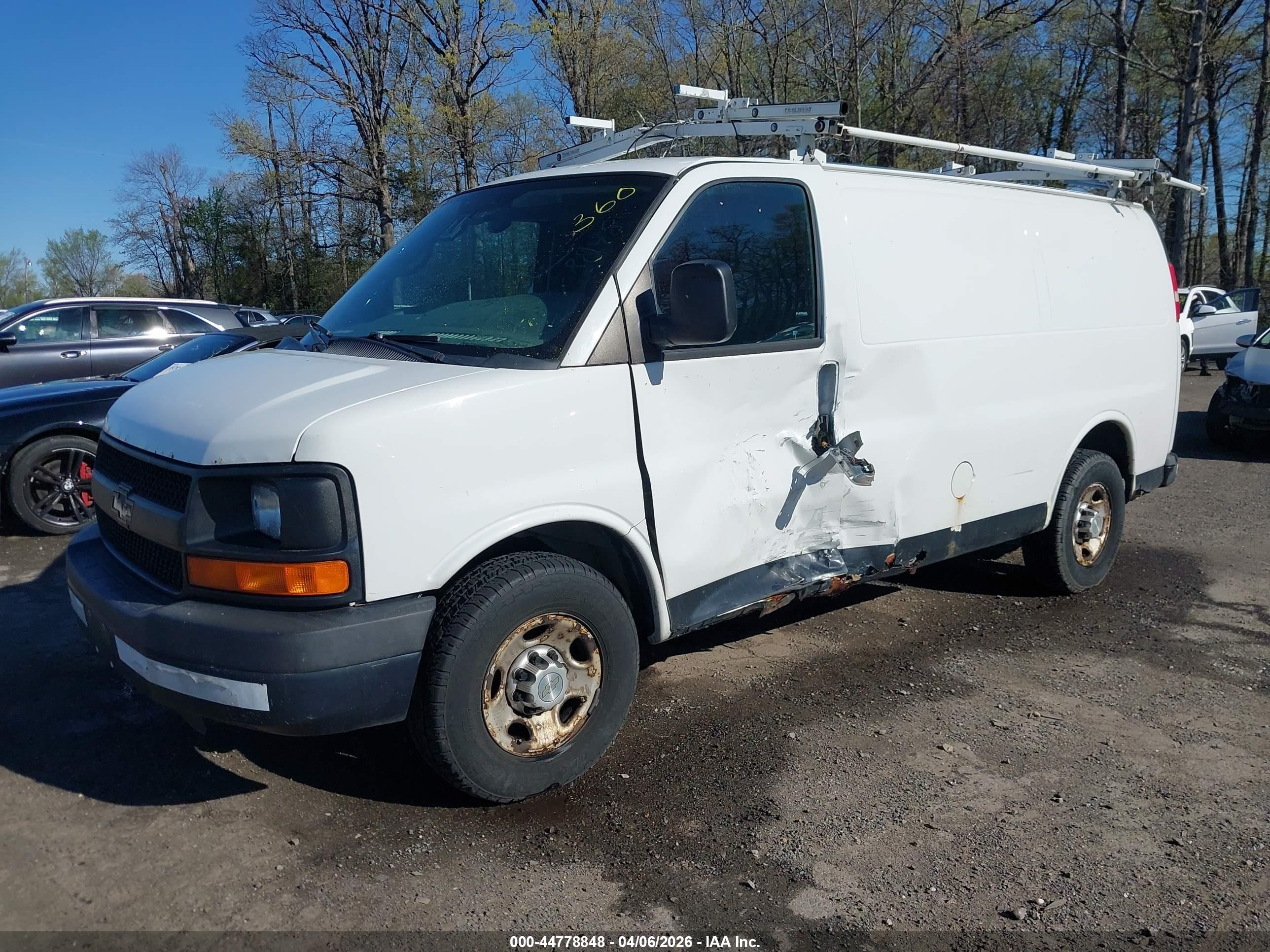 2013 Chevrolet Express 2500 Work Van White vin: 1GCWGFBA5D1187606
