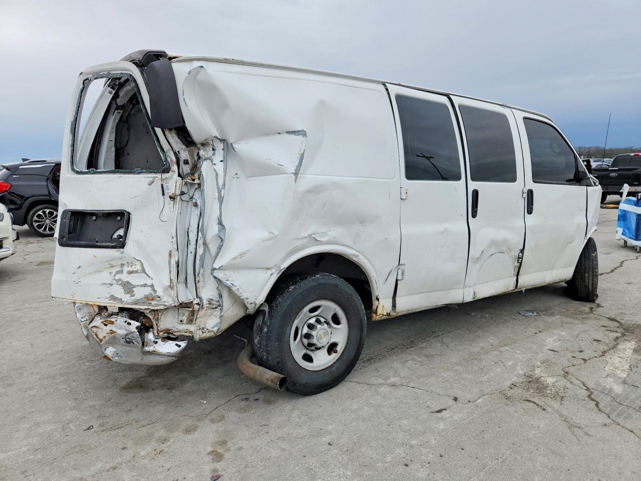 2013 Chevrolet Express G2500 White vin: 1GCWGFBA6D1103258