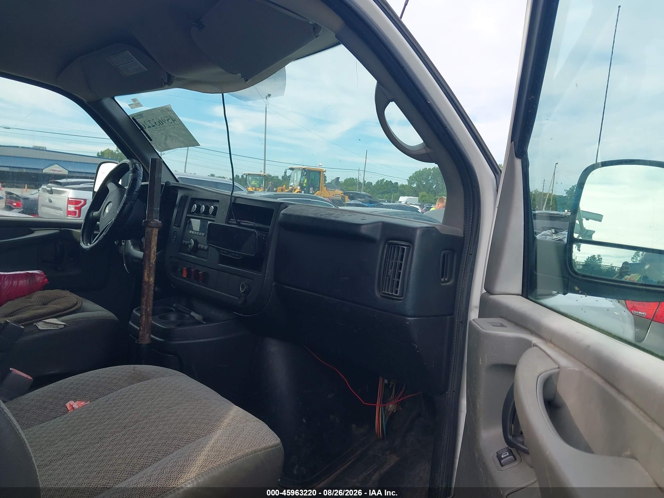 2011 Chevrolet Express 2500 Work Van White vin: 1GCWGFBA7B1169413