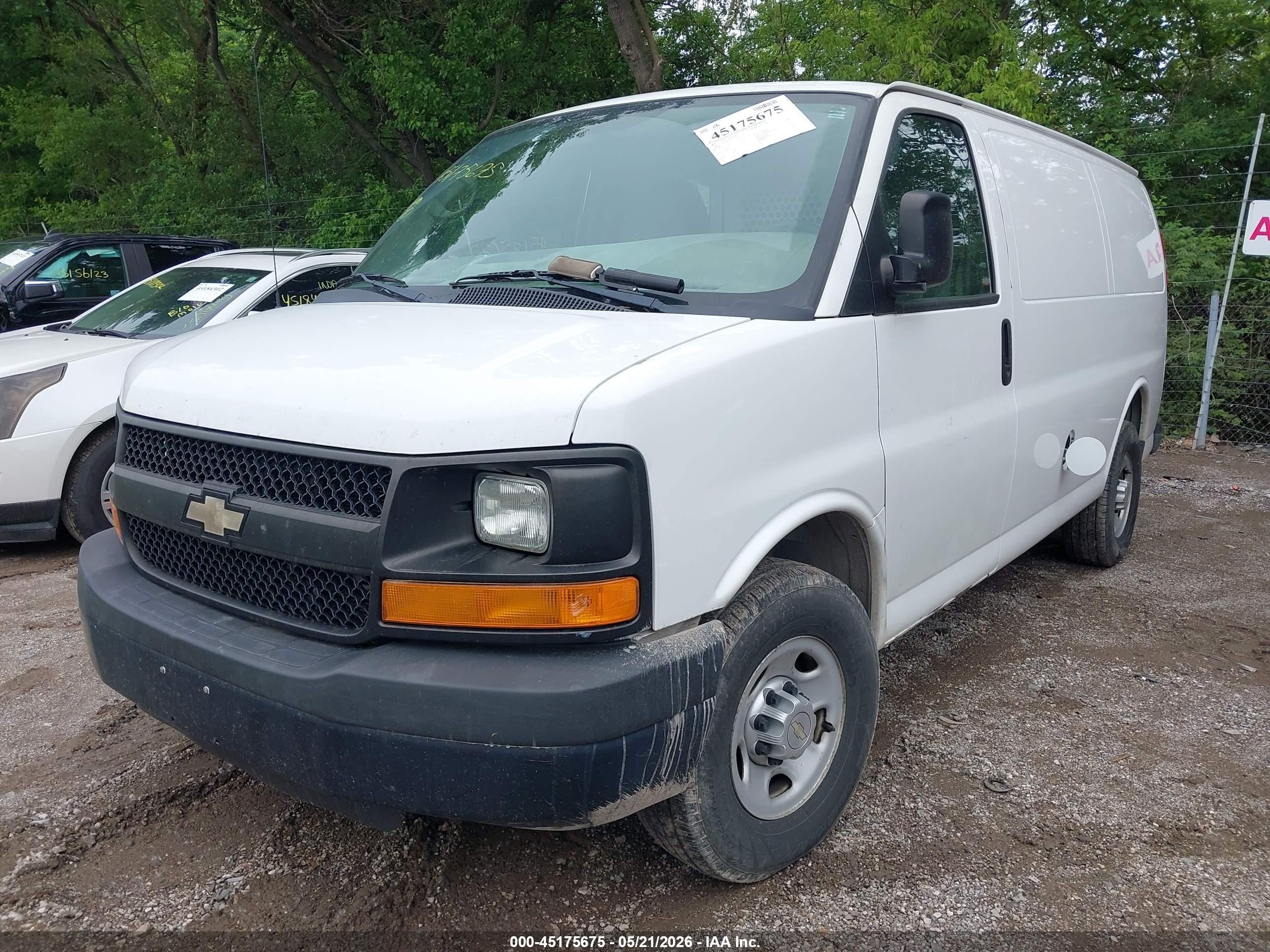 2012 Chevrolet Express 2500 Work Van Белый vin: 1GCWGFBA7C1174774