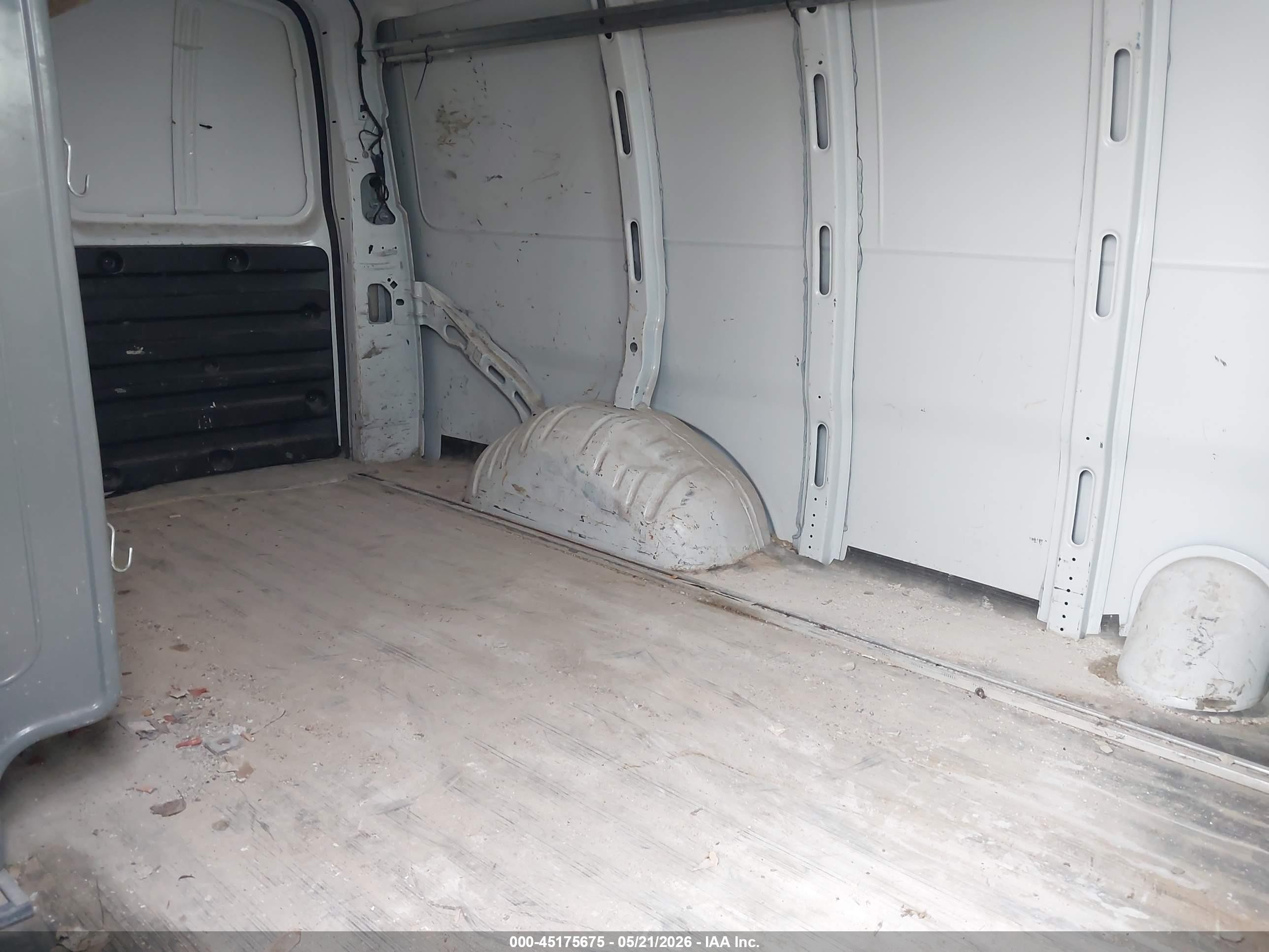 2012 Chevrolet Express 2500 Work Van Белый vin: 1GCWGFBA7C1174774