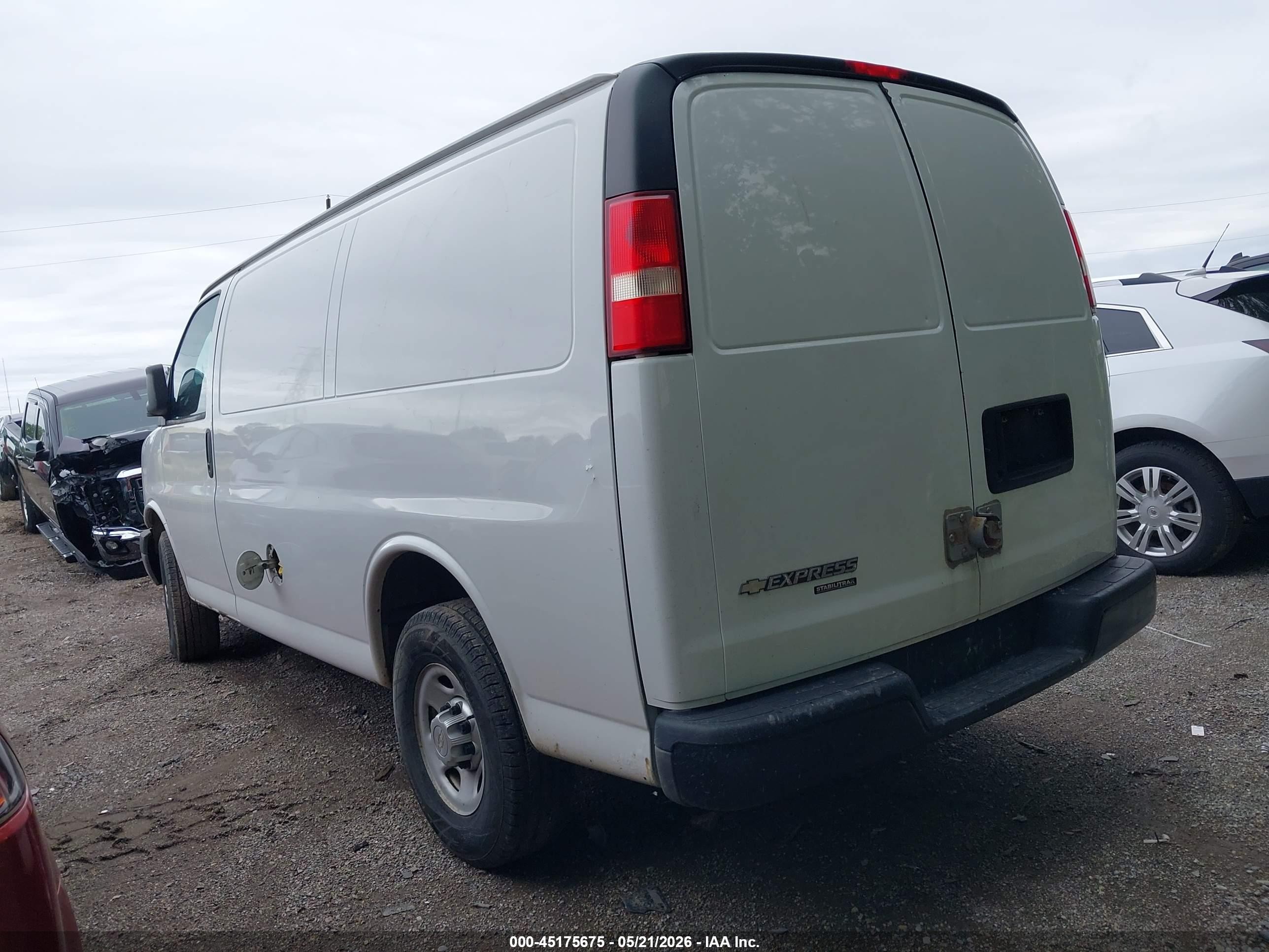 2012 Chevrolet Express 2500 Work Van Белый vin: 1GCWGFBA7C1174774