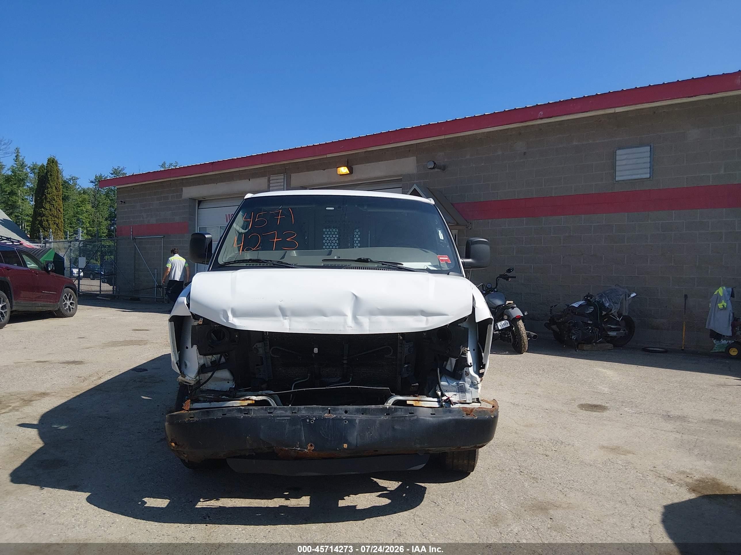 2011 Chevrolet Express 2500 Work Van White vin: 1GCWGFBA8B1146884