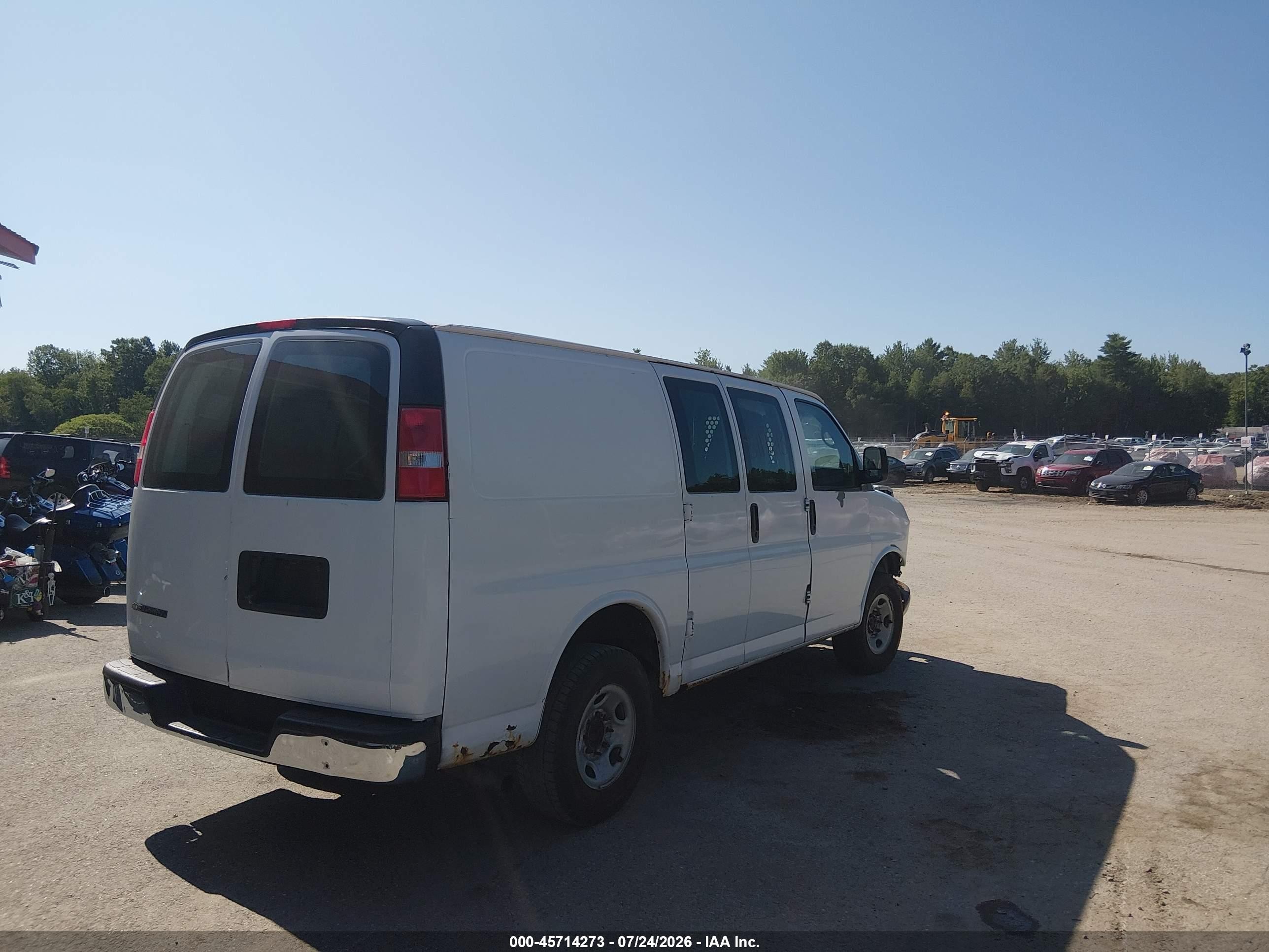 2011 Chevrolet Express 2500 Work Van White vin: 1GCWGFBA8B1146884