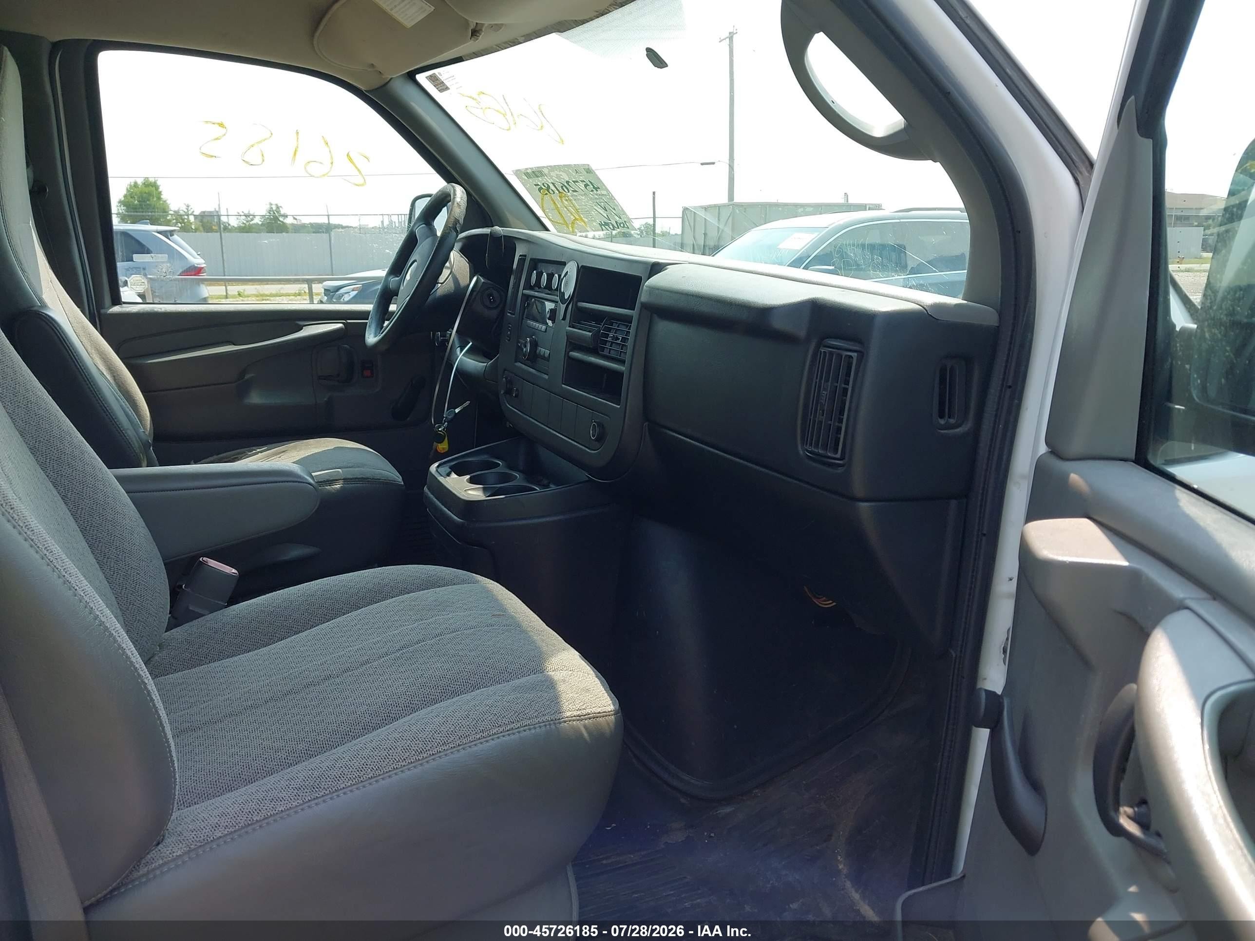 2013 Chevrolet Express 2500 Work Van Белый vin: 1GCWGFBA8D1130297