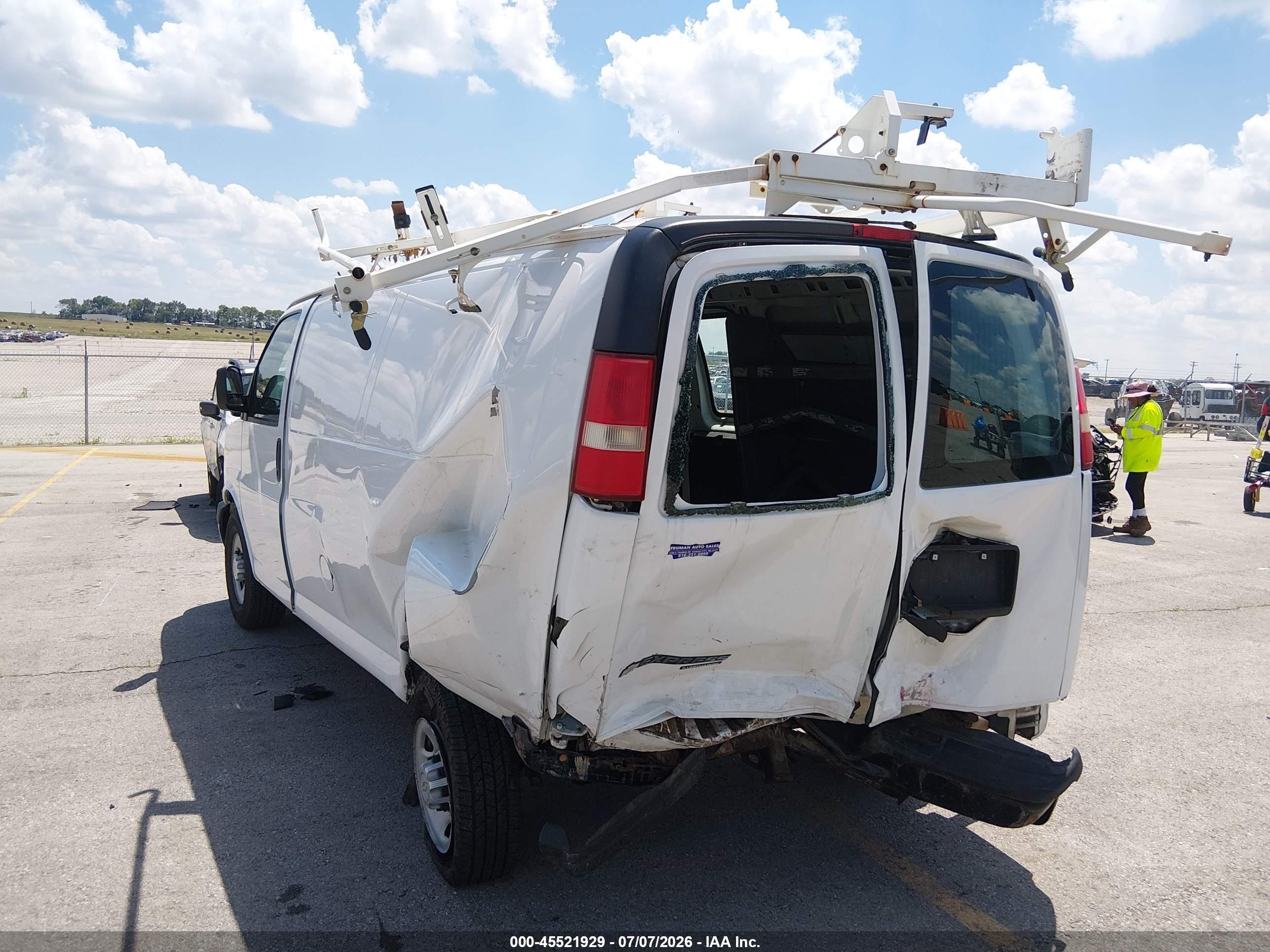2014 Chevrolet Express 2500 Work Van White vin: 1GCWGFBA9E1110710