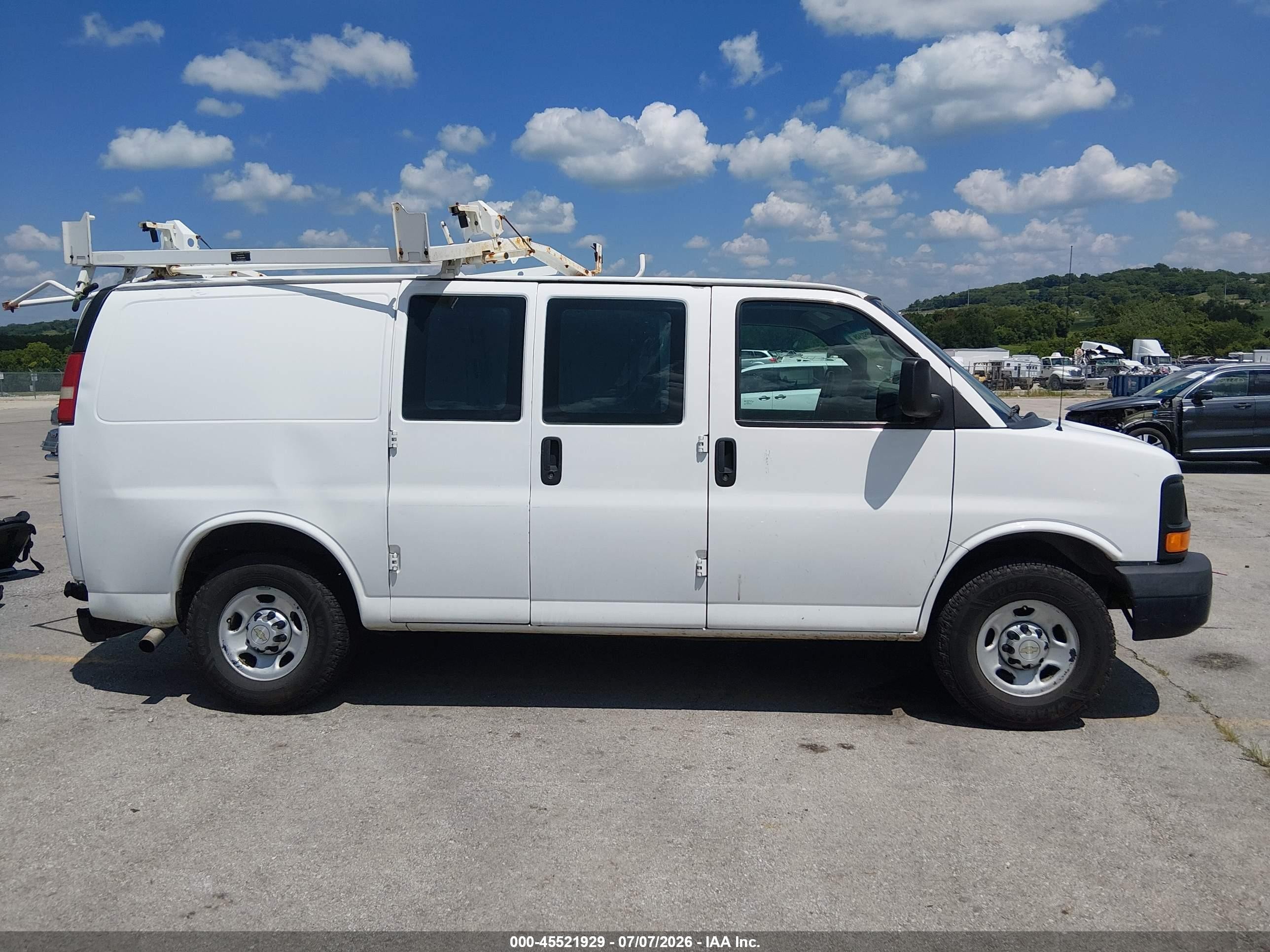 2014 Chevrolet Express 2500 Work Van White vin: 1GCWGFBA9E1110710