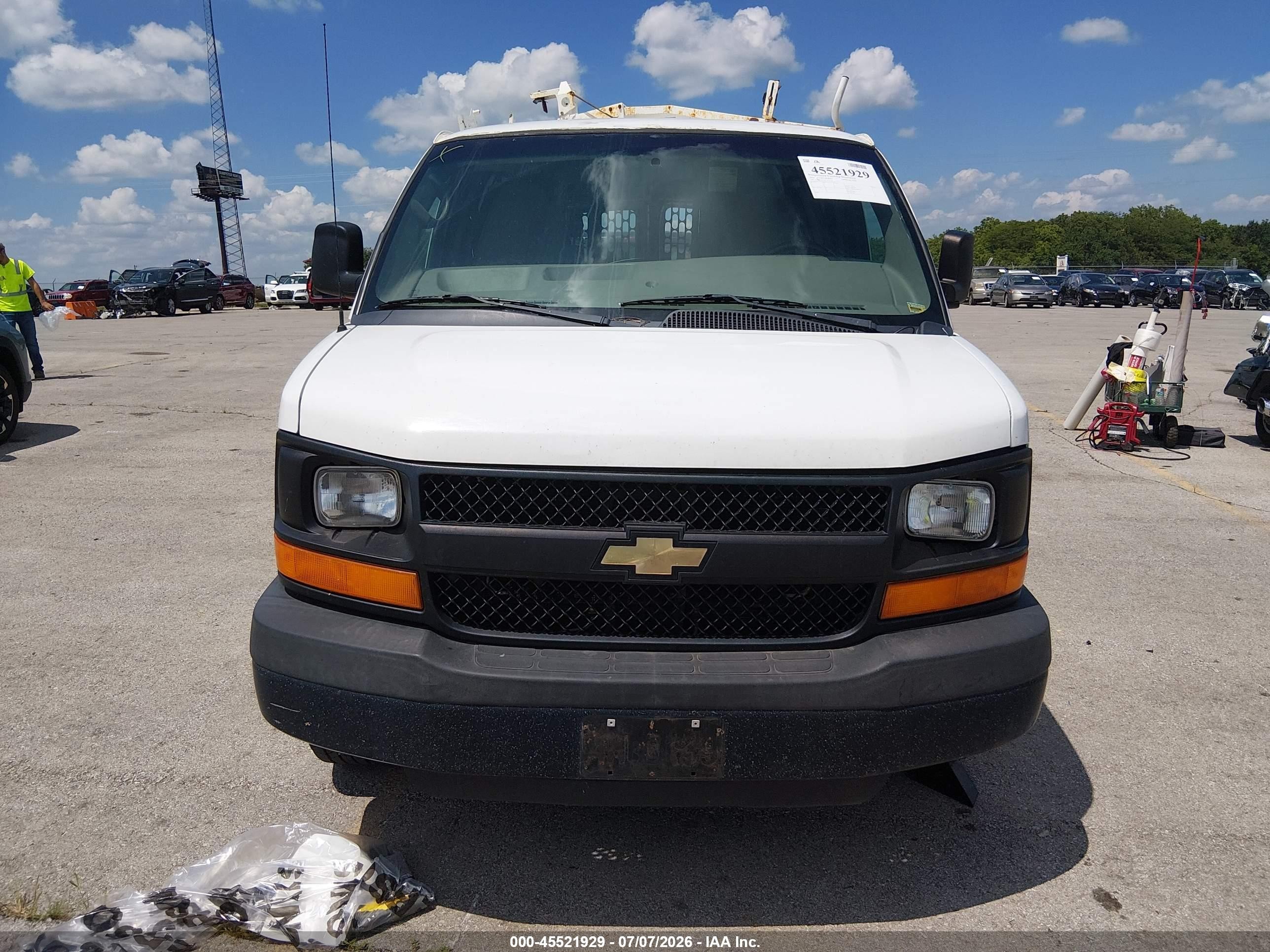2014 Chevrolet Express 2500 Work Van White vin: 1GCWGFBA9E1110710
