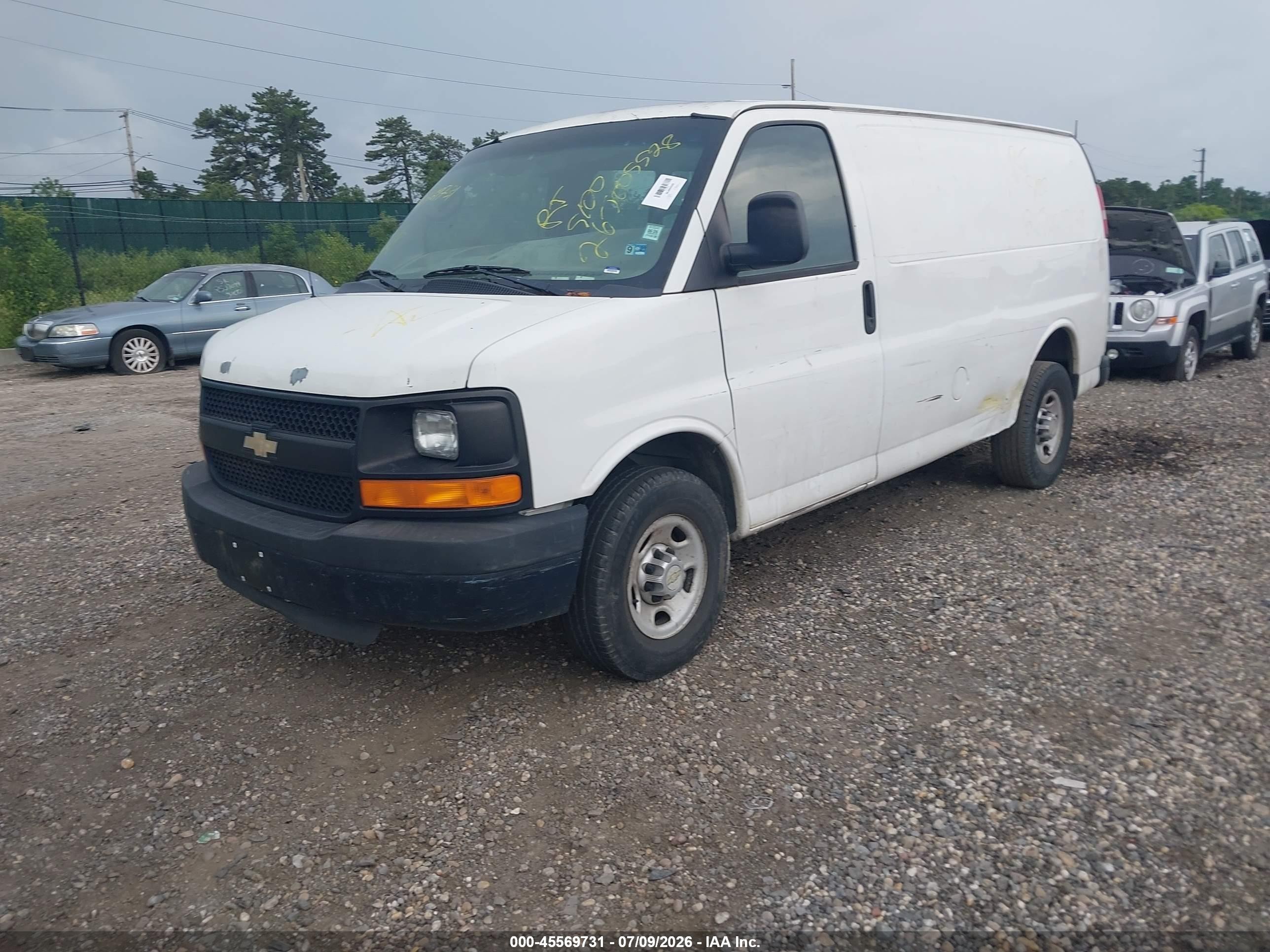 2011 Chevrolet Express 2500 Work Van White vin: 1GCWGFCA0B1127244
