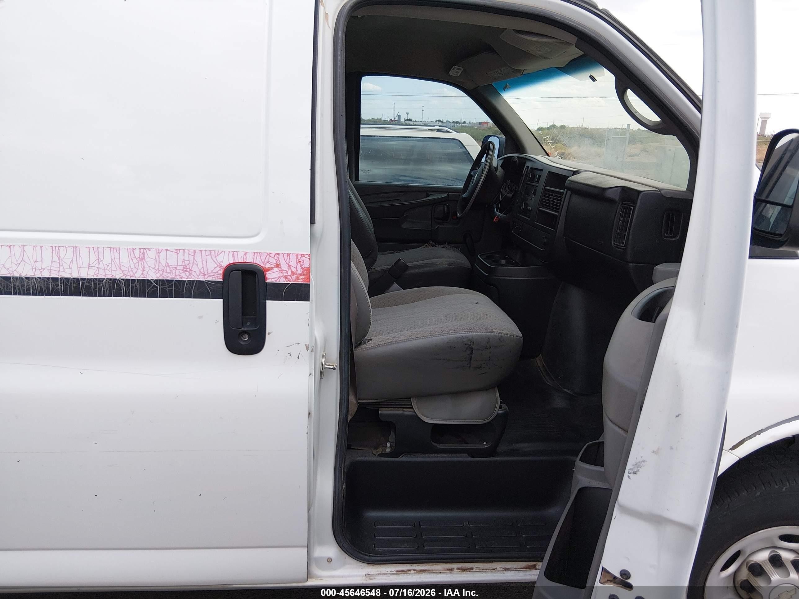 2011 Chevrolet Express 2500 Work Van Белый vin: 1GCWGFCA1B1113918