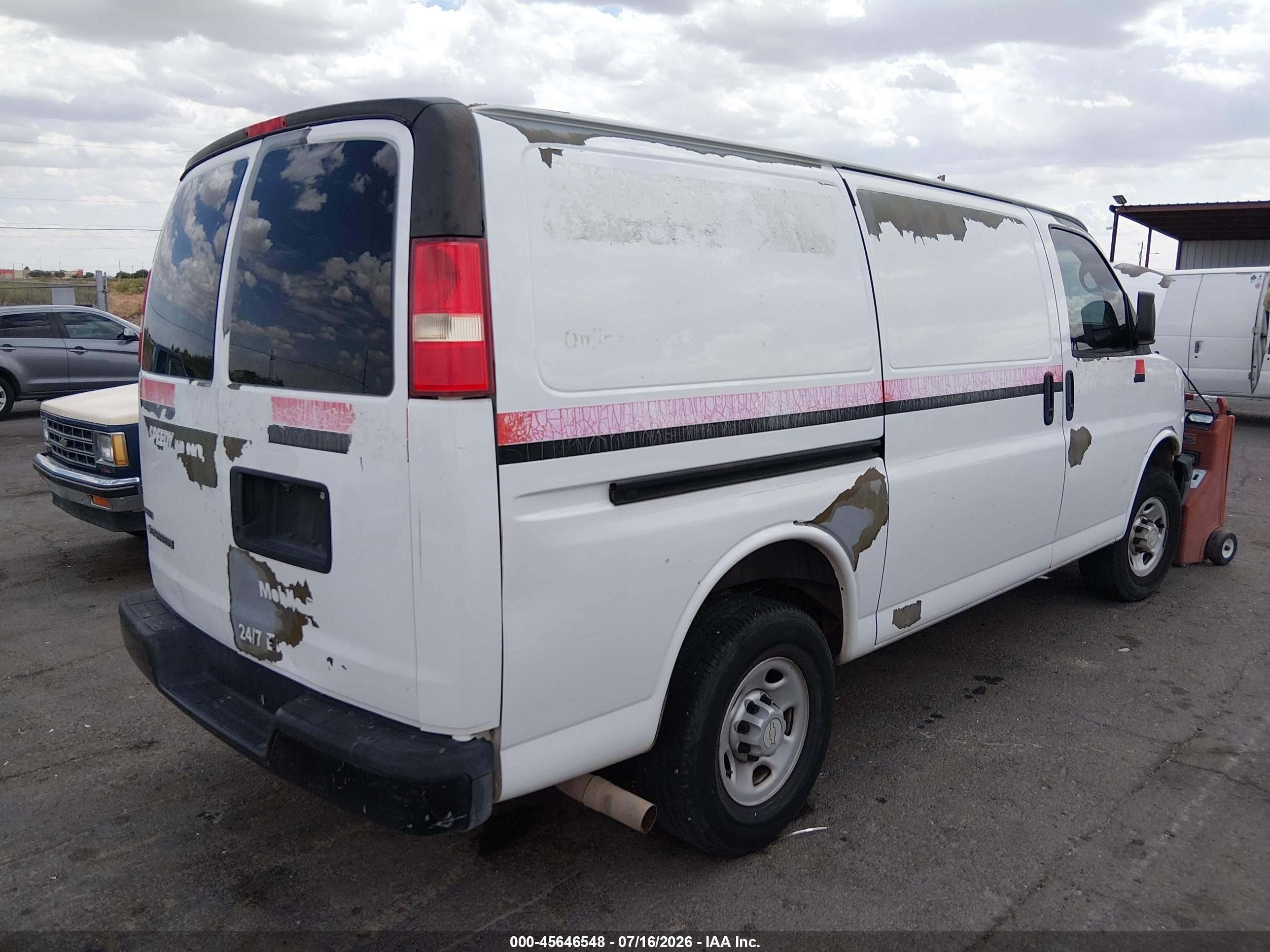 2011 Chevrolet Express 2500 Work Van Белый vin: 1GCWGFCA1B1113918